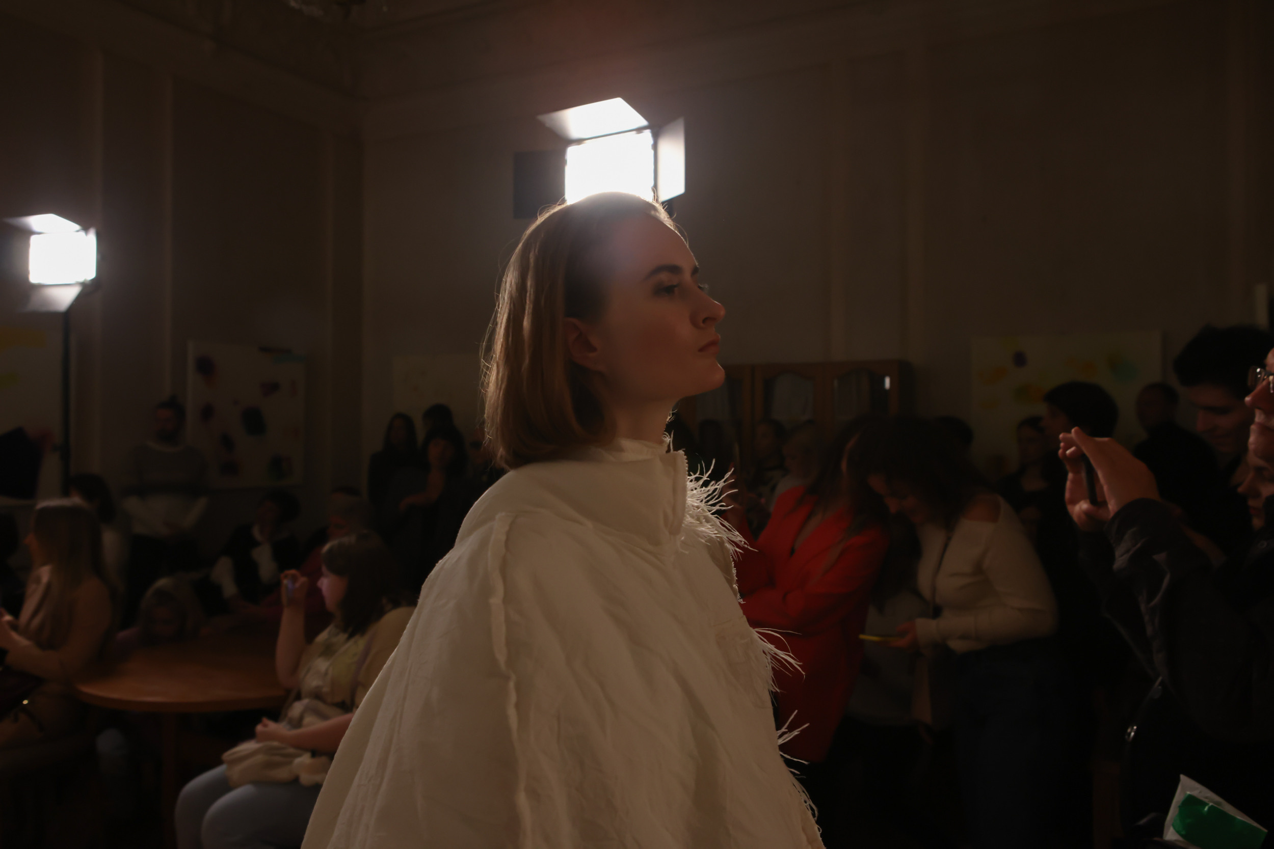 Модный показ в библиотеке им. Пушкина. Репортажный, архитектурный, театральный и файн-арт фотограф Лена Мельникова в Москве