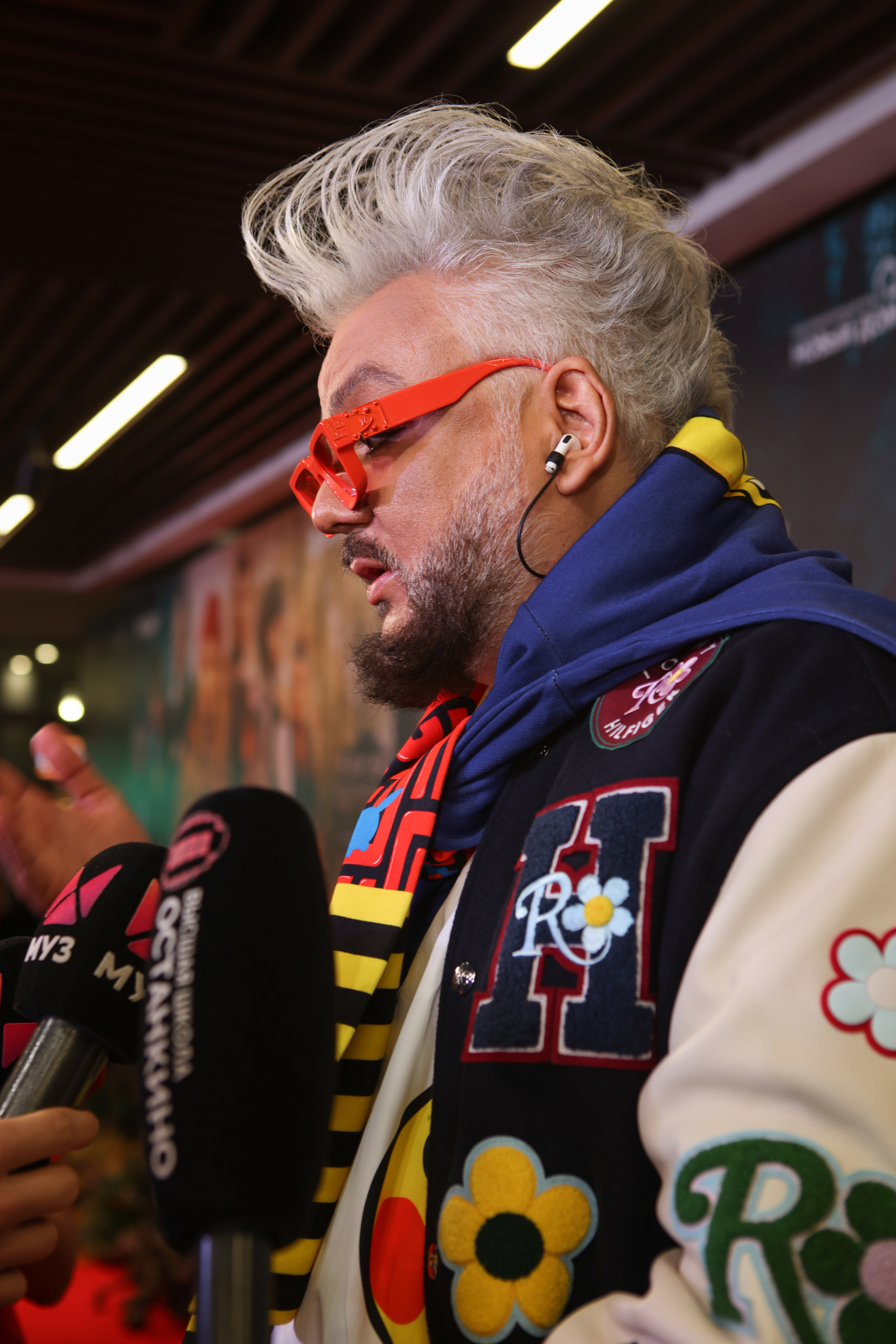 Премьера «Красной шапочки"в Октябре (красная дорожка). Reportage, architectural, fine art photographer Lena Melnikova in Moscow