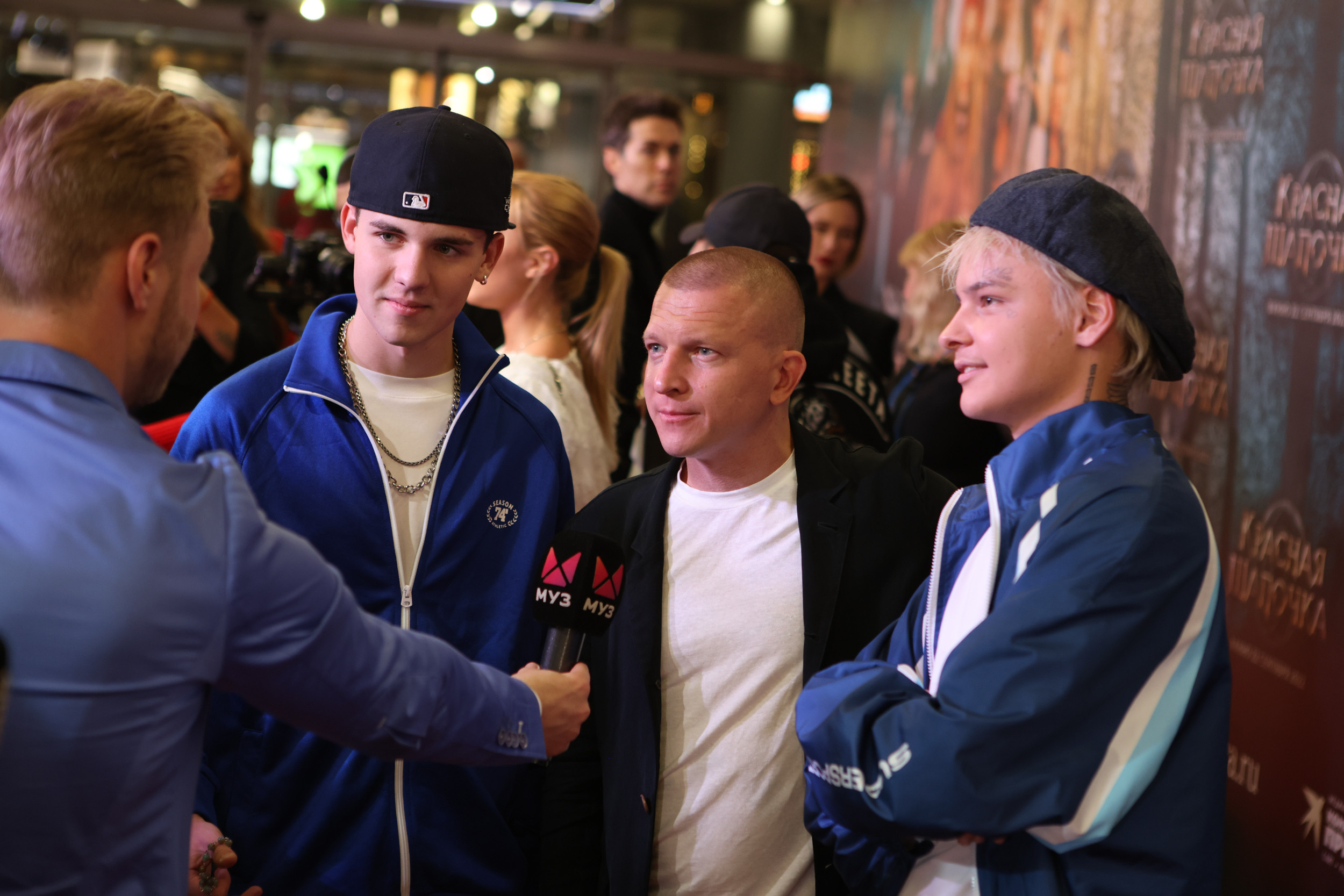 Премьера «Красной шапочки"в Октябре (красная дорожка). Reportage, architectural, fine art photographer Lena Melnikova in Moscow