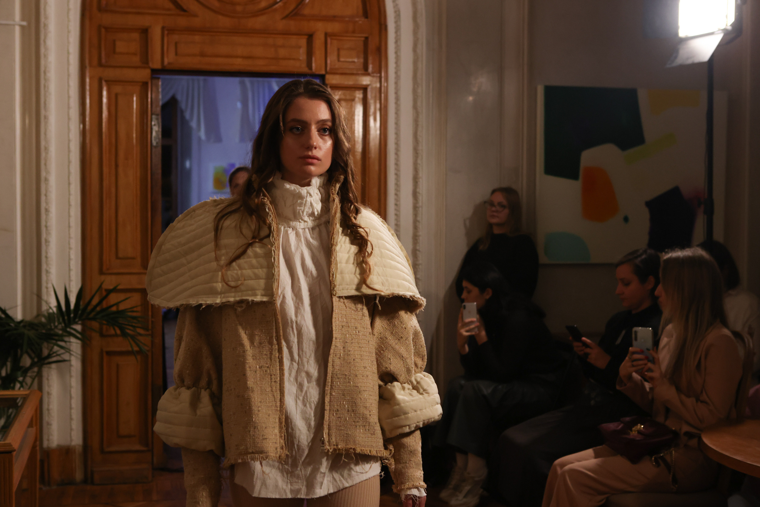 Модный показ в библиотеке им. Пушкина. Репортажный, архитектурный, театральный и файн-арт фотограф Лена Мельникова в Москве