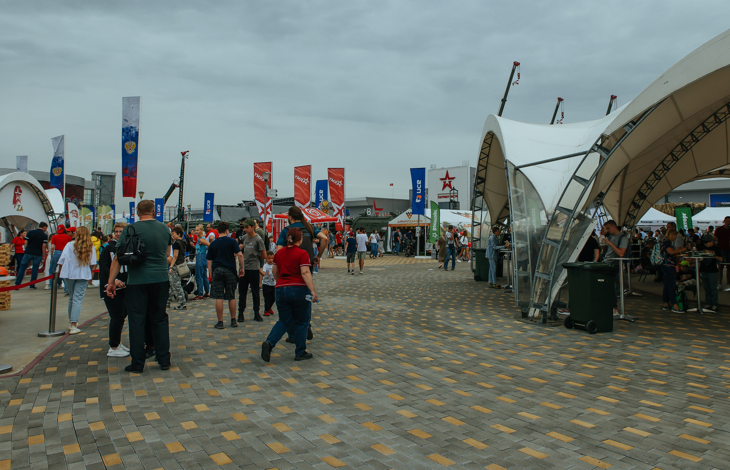 ARMY2022. Репортажный, архитектурный, театральный и файн-арт фотограф Лена Мельникова в Москве