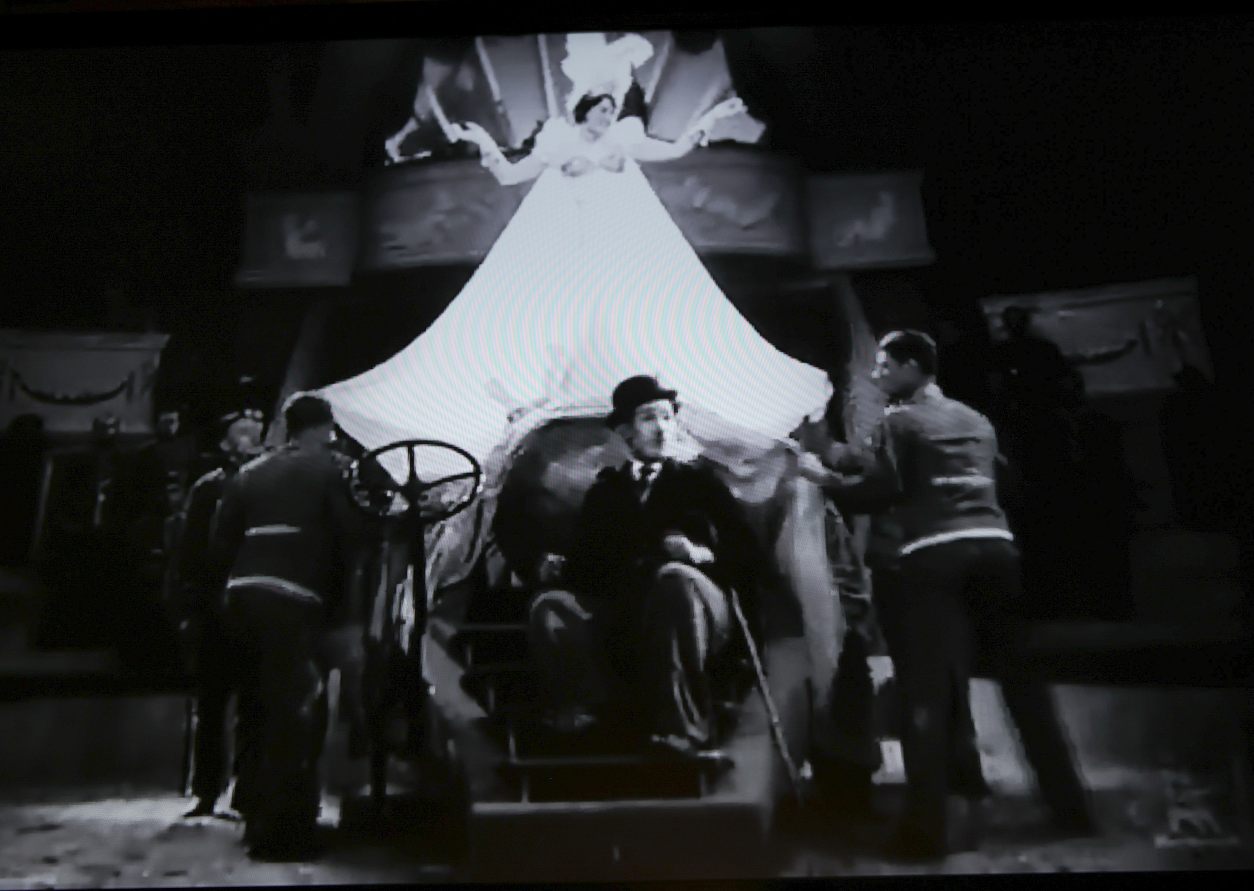 ЛАМАНОВА. Репортажный, архитектурный, театральный и файн-арт фотограф Лена Мельникова в Москве