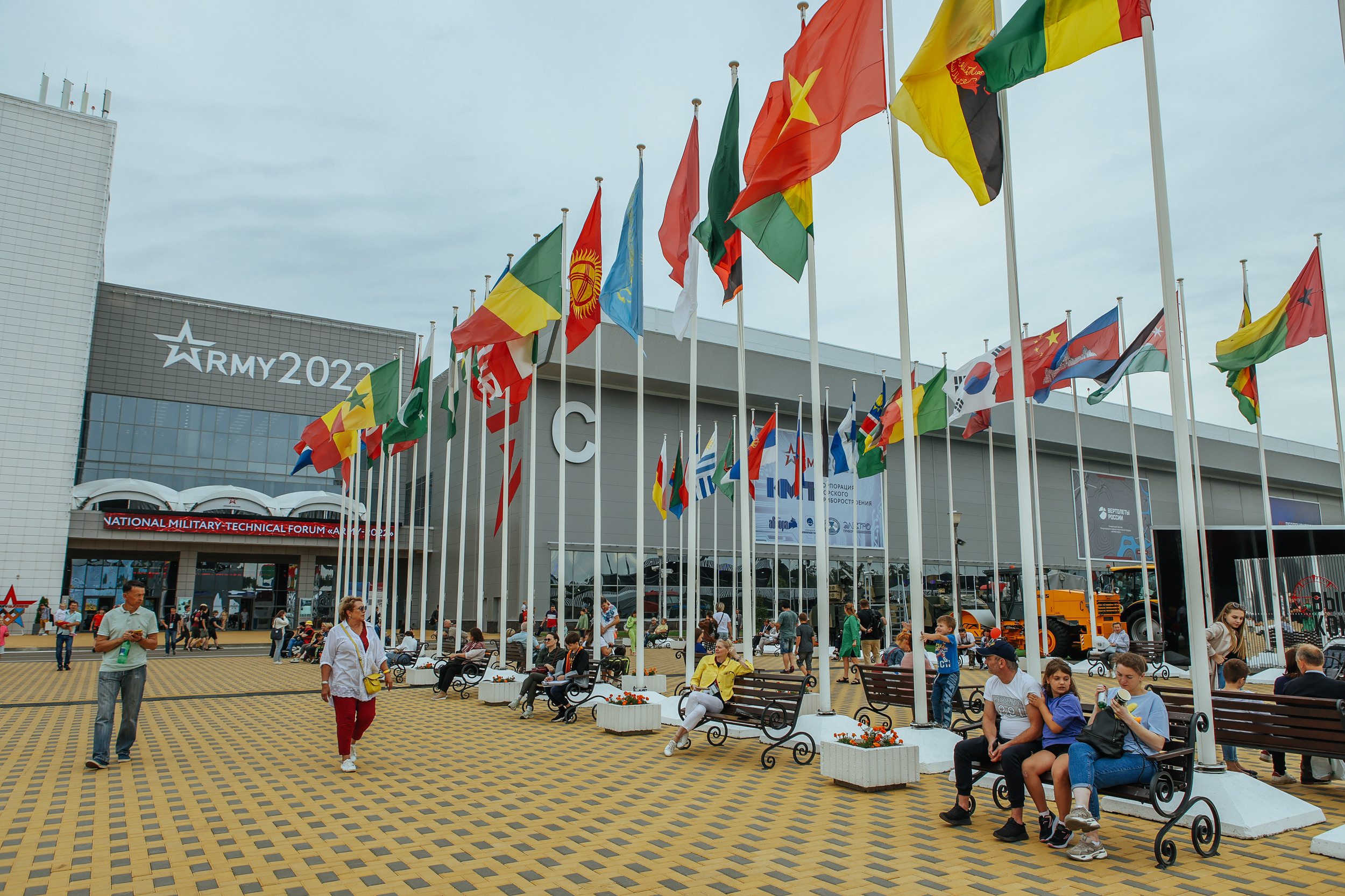 ARMY2022. Репортажный, архитектурный, театральный и файн-арт фотограф Лена Мельникова в Москве