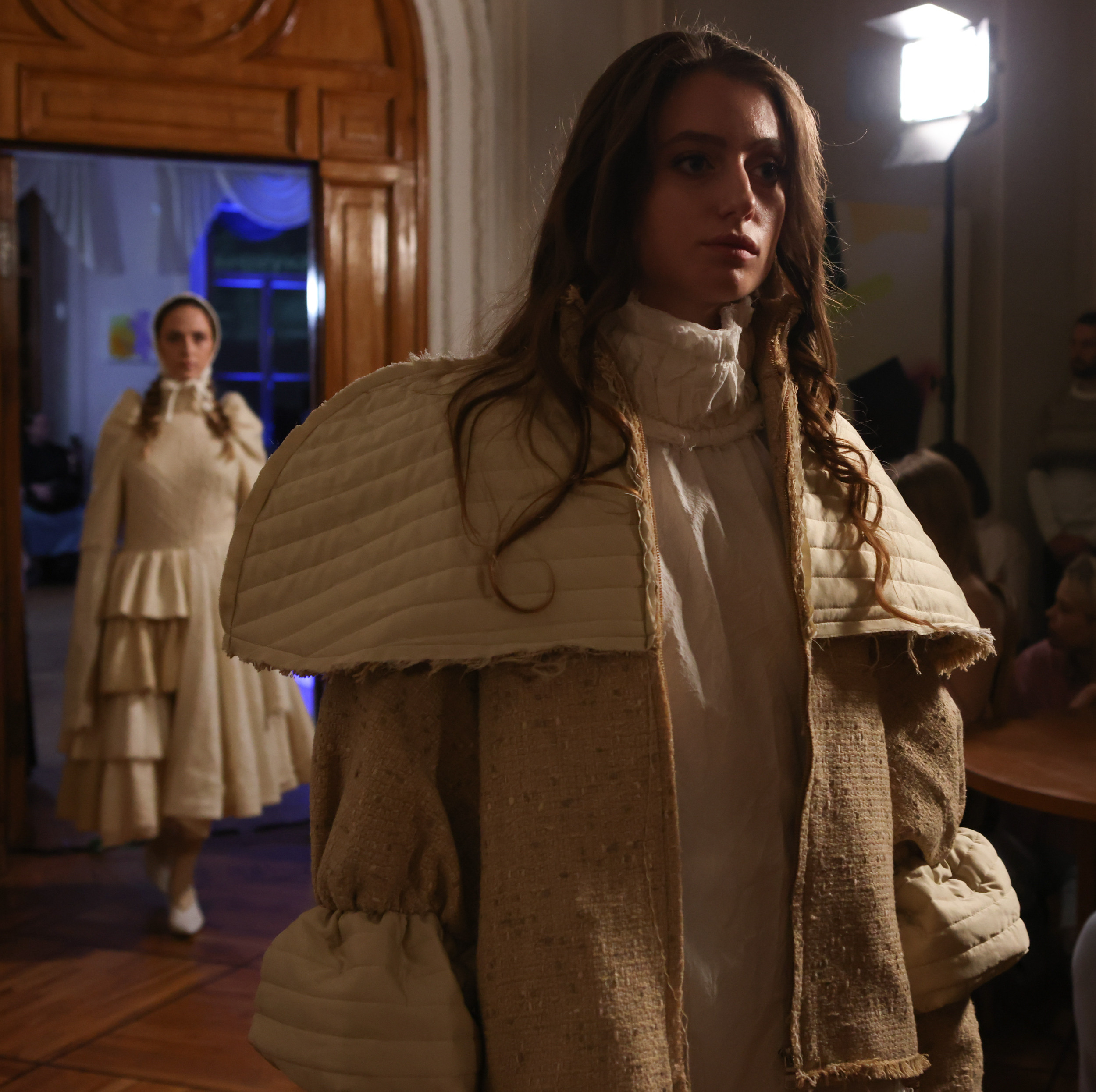 Модный показ в библиотеке им. Пушкина. Репортажный, архитектурный, театральный и файн-арт фотограф Лена Мельникова в Москве