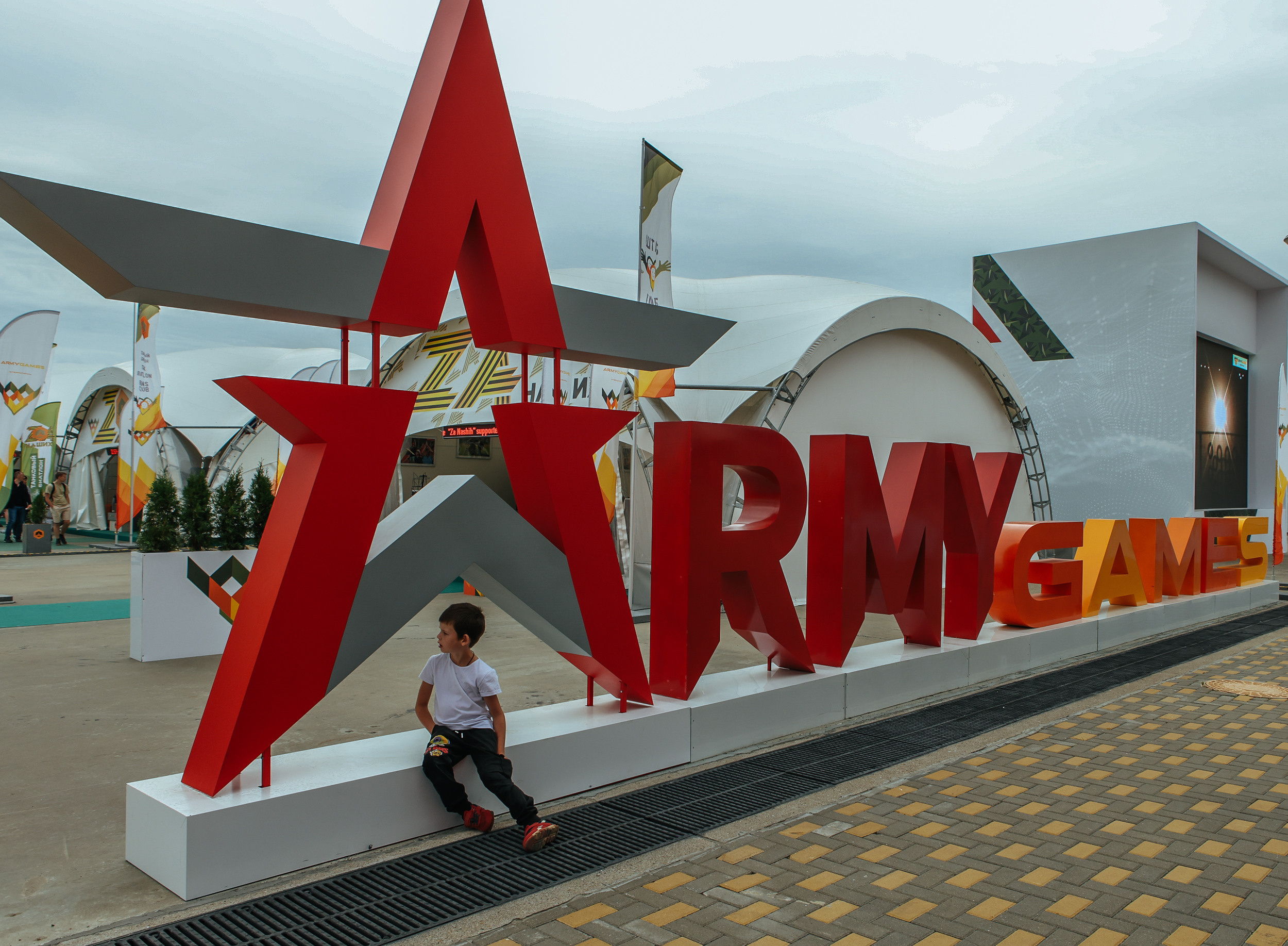 ARMY2022. Репортажный, архитектурный, театральный и файн-арт фотограф Лена Мельникова в Москве