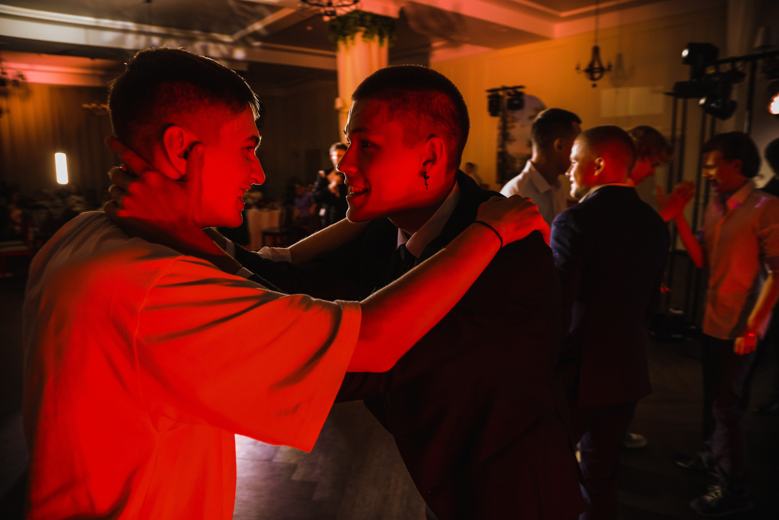 Выпускной Гимназия 1. Роман Урумбаев фотограф Нижневартовск