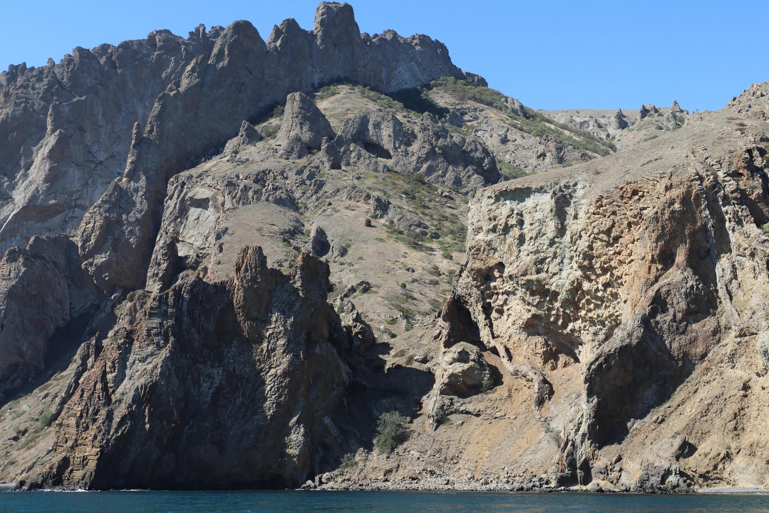 Крым. ЮБК (Судак, Карадаг, гора Клементьева, Меганом, Ильяс-Кая). Сентябрь 2020. Путешественник-фотограф из Санкт-Петербурга Татьяна Свистулина