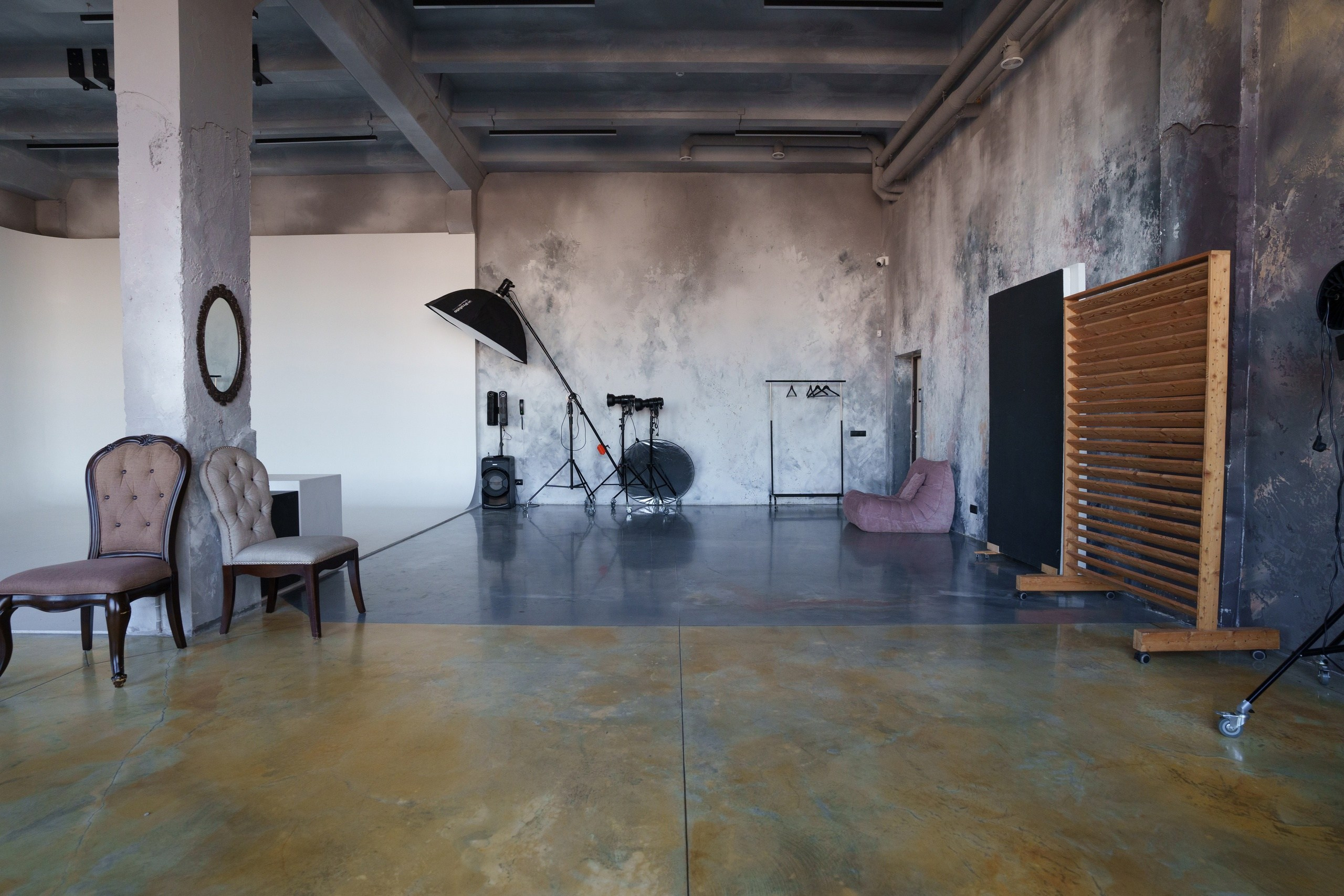 Студия Мун зал Лофт, 1800 руб. в час. Классный фотограф Красноярска Васильева Ирина