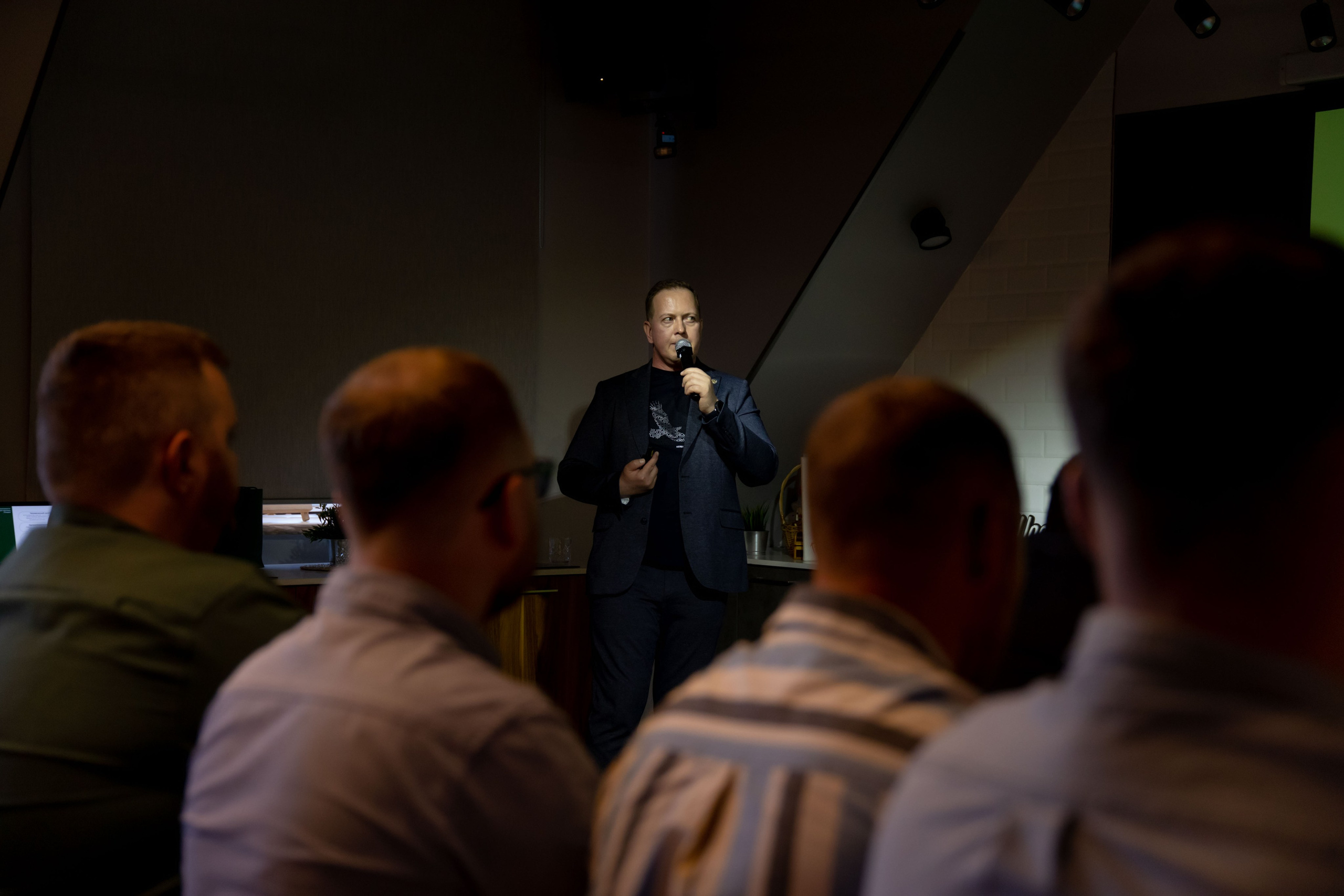 Фотосъёмка камерного корпоратива компании Грузовичкоф. Фотограф на праздник, корпоратив, День Рождения и Юбилей в г. Санкт-Петербурге Алексей Анкушев