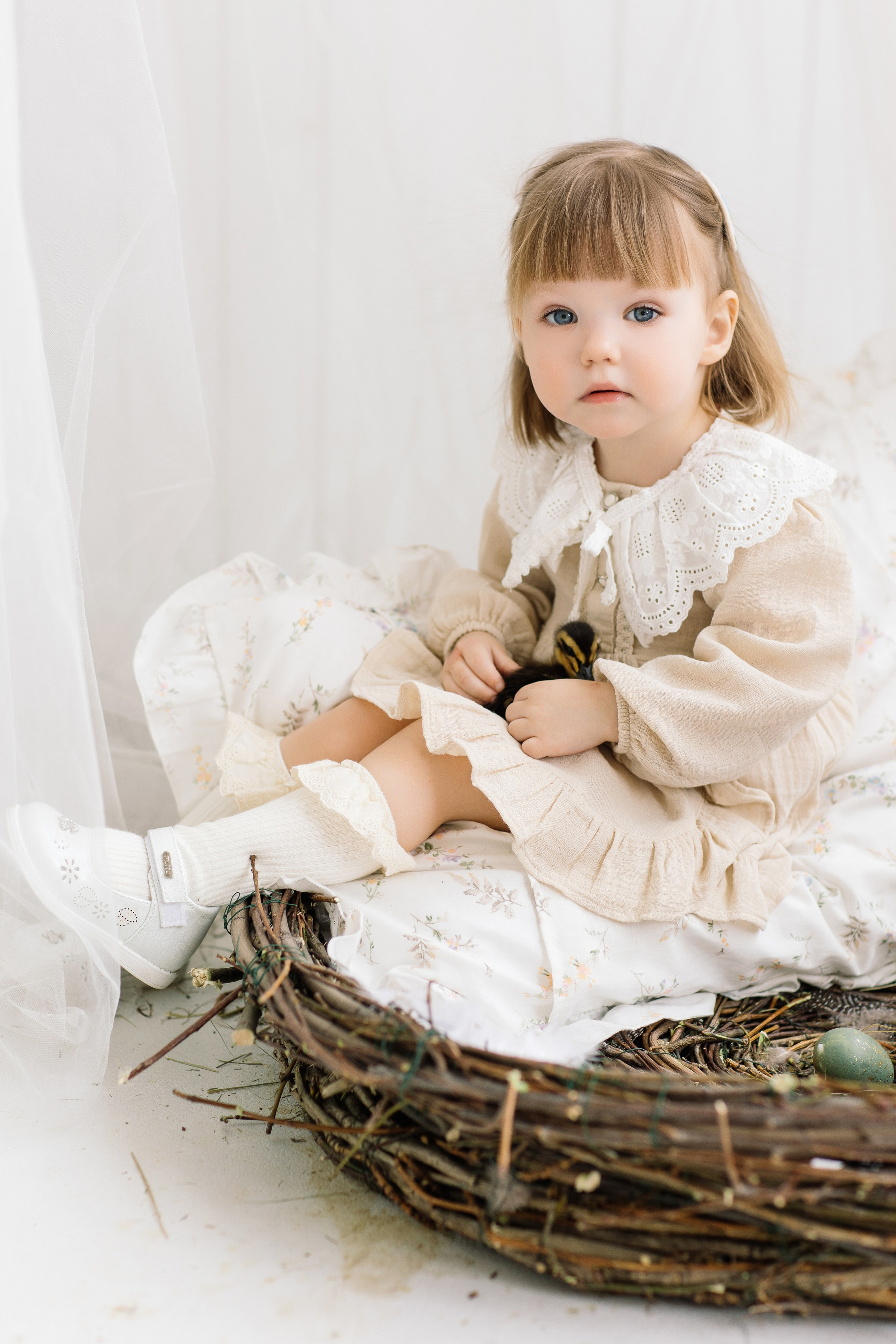Варя и Мира фотосессия к Пасхе. Семейный фотограф Толстикова Кристина