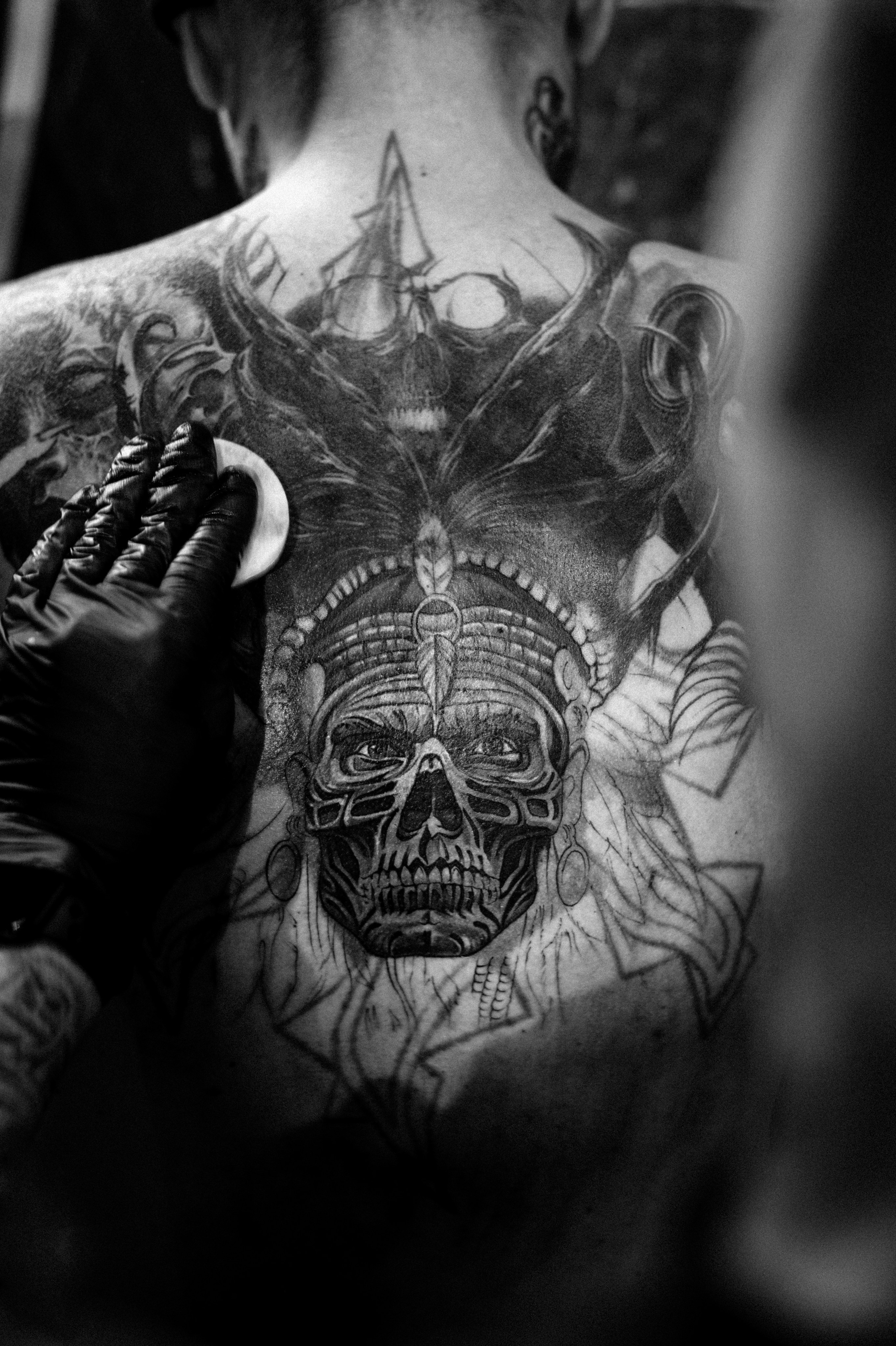 Тату-мастер. Роман Бочаров