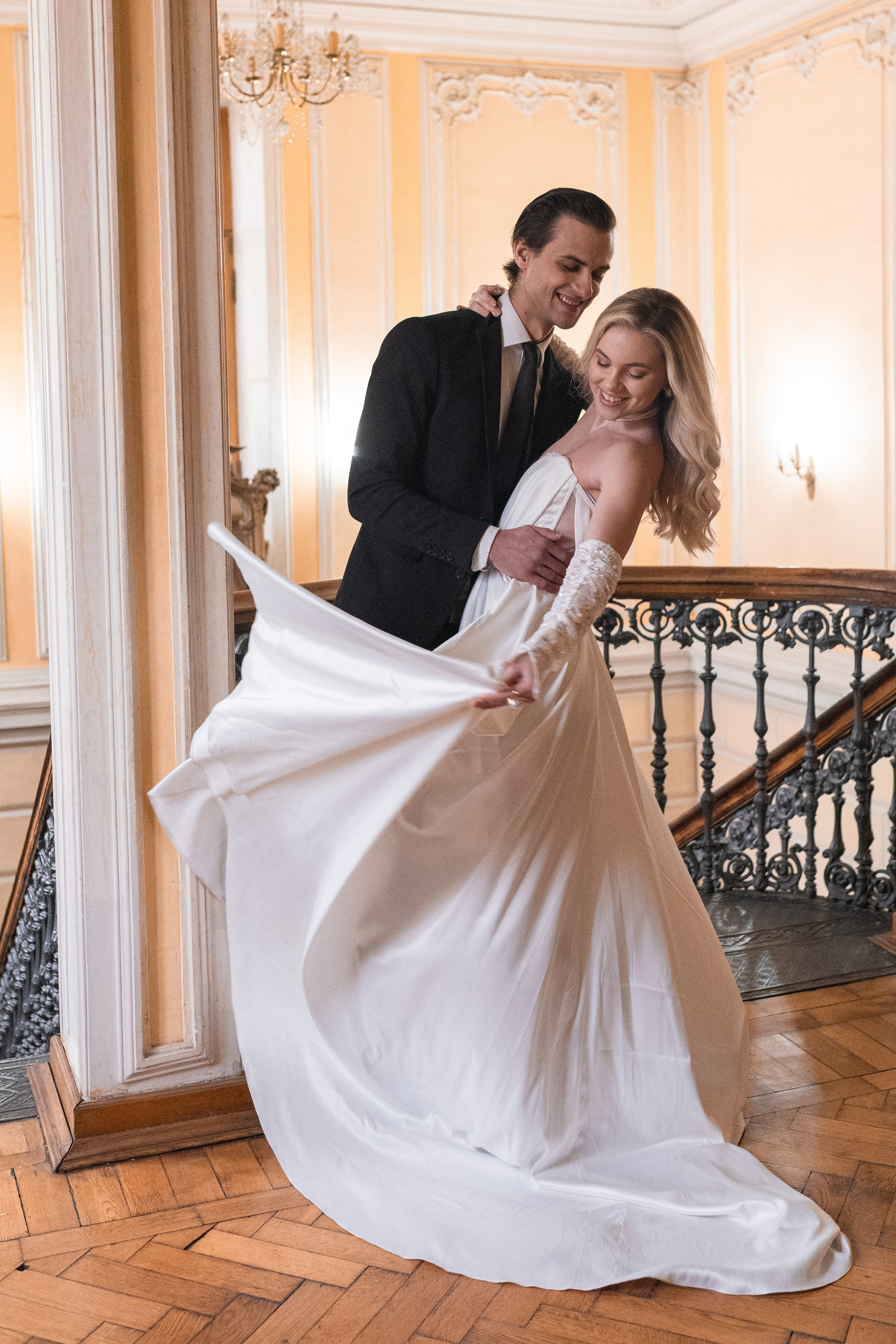 Свадебная фотосессия в Пушкинской библиотеке. Свадебный фотограф в Москве Анна Полушина