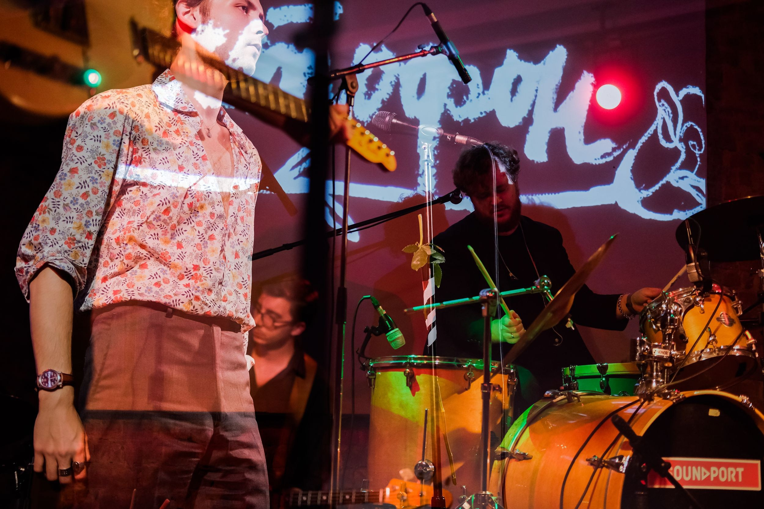 Диктофон. Репортажный фотограф Алексей Пирязев