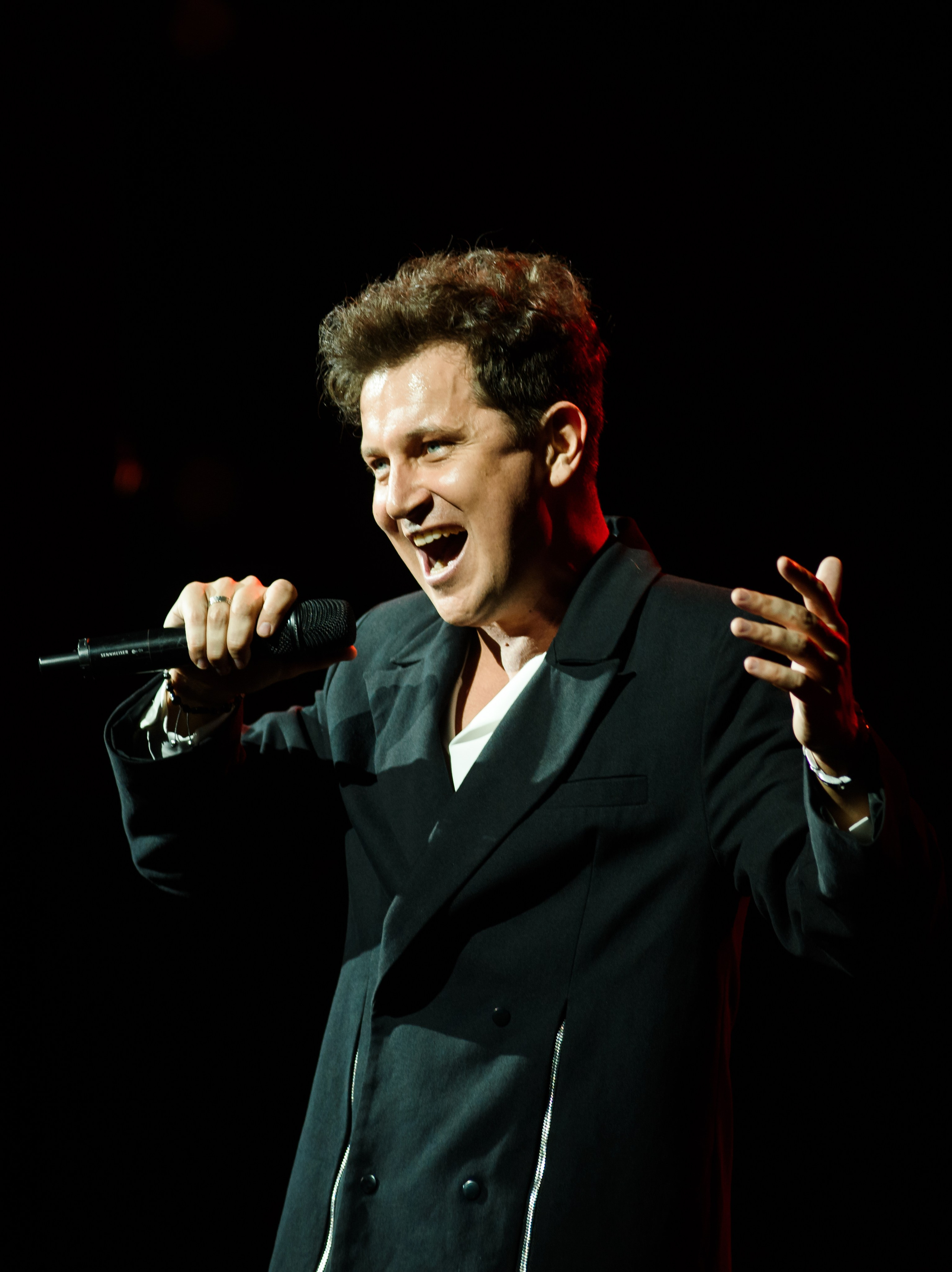 Она | Владимир Жуков