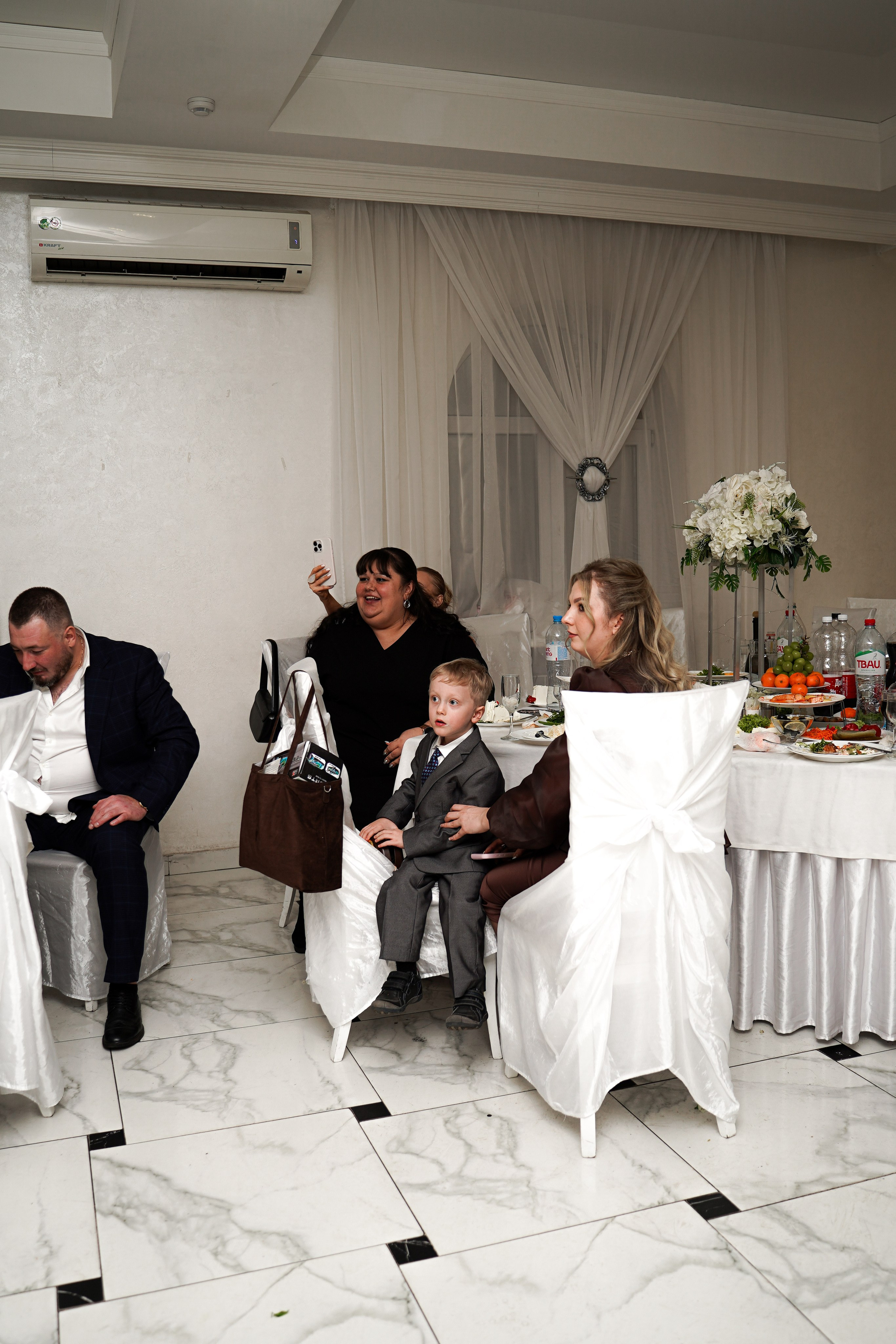 Свадебный банкет в ресторане «Верона». Свадебный фотограф в Ростове-на-Дону. Таинство Крещения и Венчания, семейные фотосессии. Алёна Чёботова