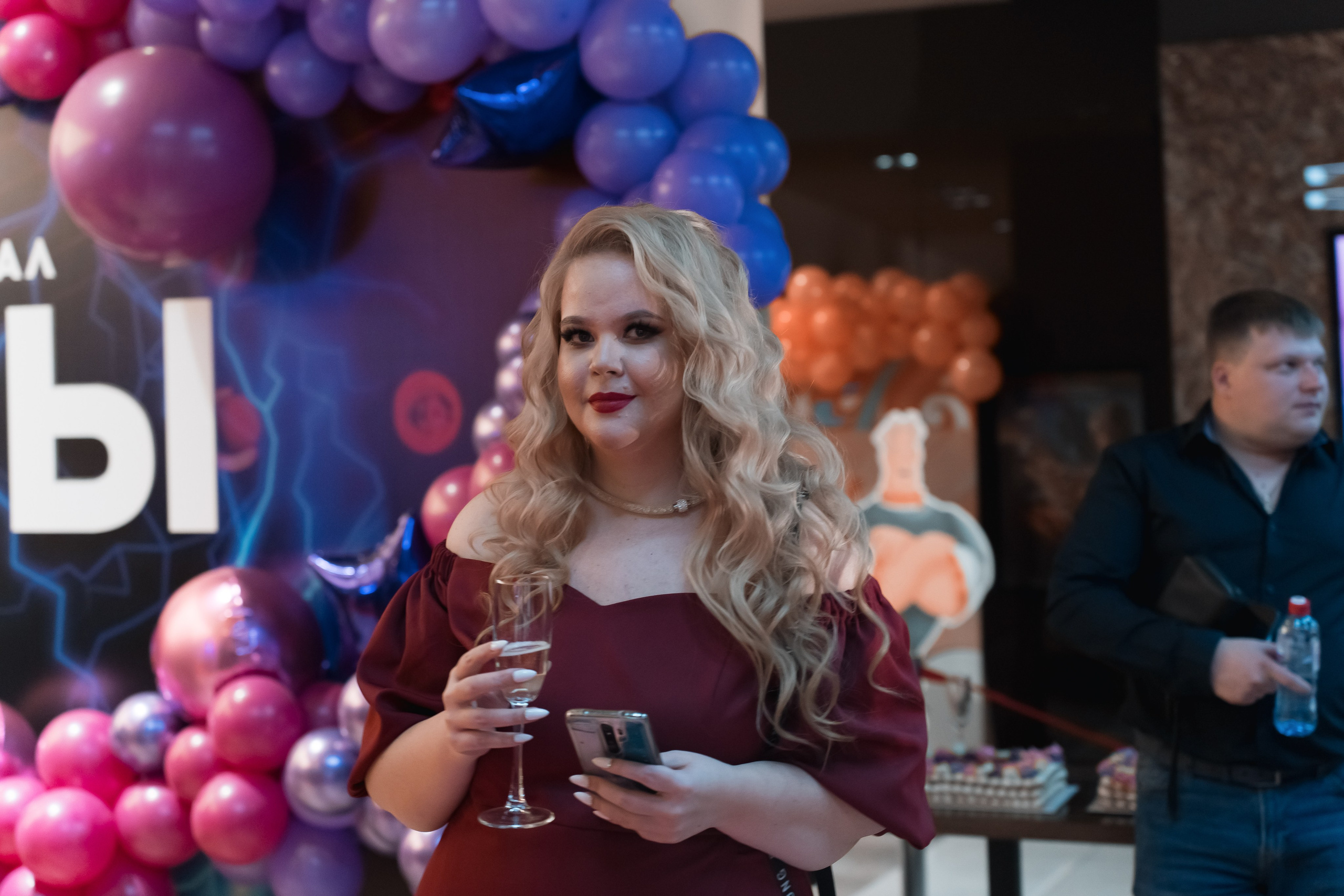 Веб-сериал «МЫ». Для тех, кто не ждёт удачи, а создаёт её. Каждая фотосессия — это твой момент, твой стиль, твой успех. 📸