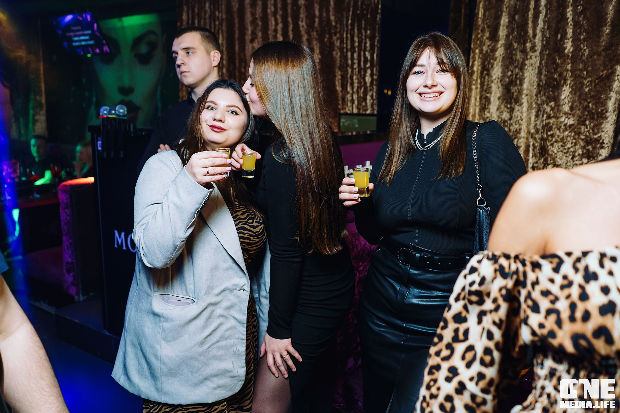 Фоторепортаж из караоке-клуба Эйфория. One Media Life: фоторепортажи, фотоотчеты с мероприятий и заведений