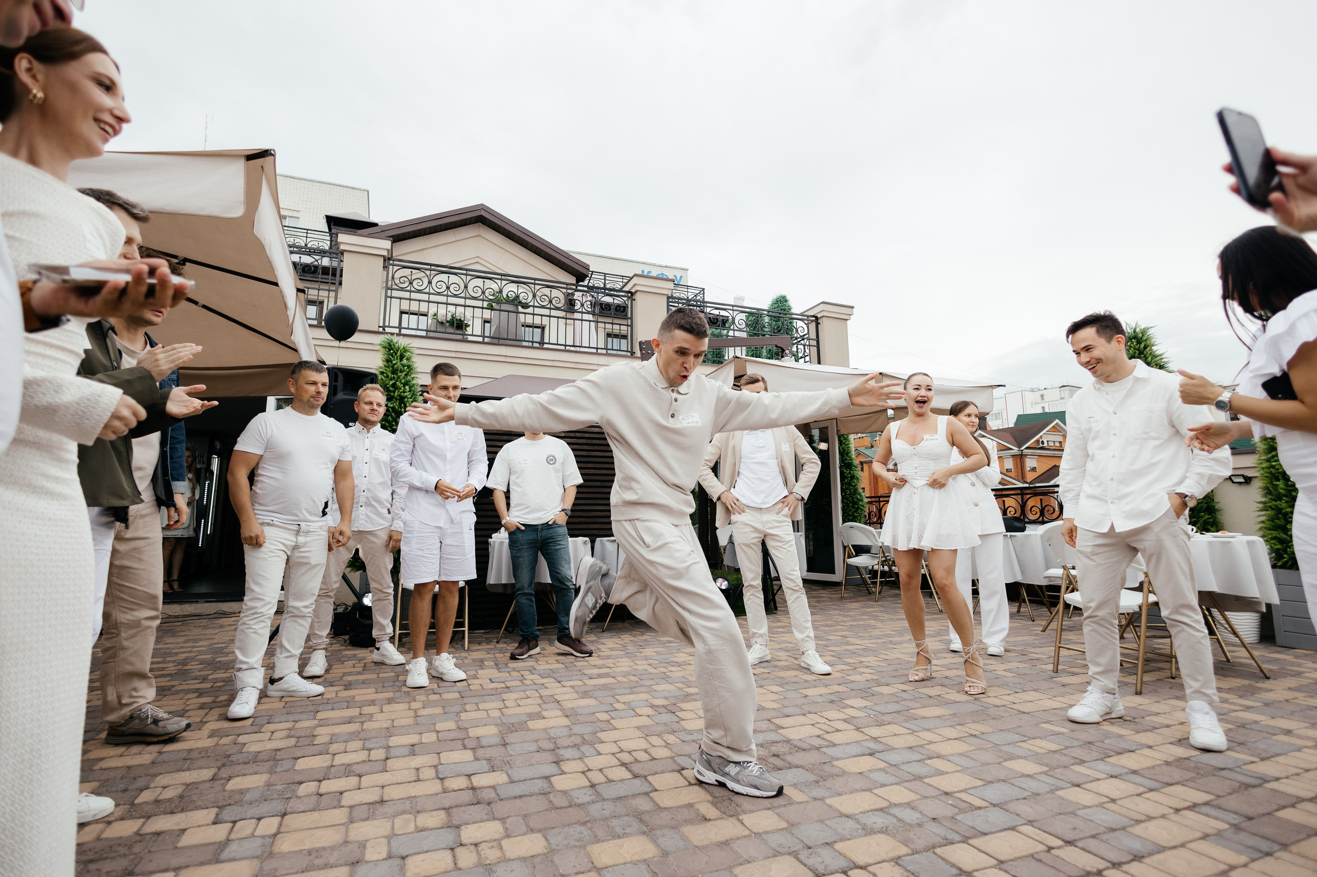 СЭНСЭЙ — бизнес клуб. Портретный и репортажный фотограф в Казани Максим Сипачев