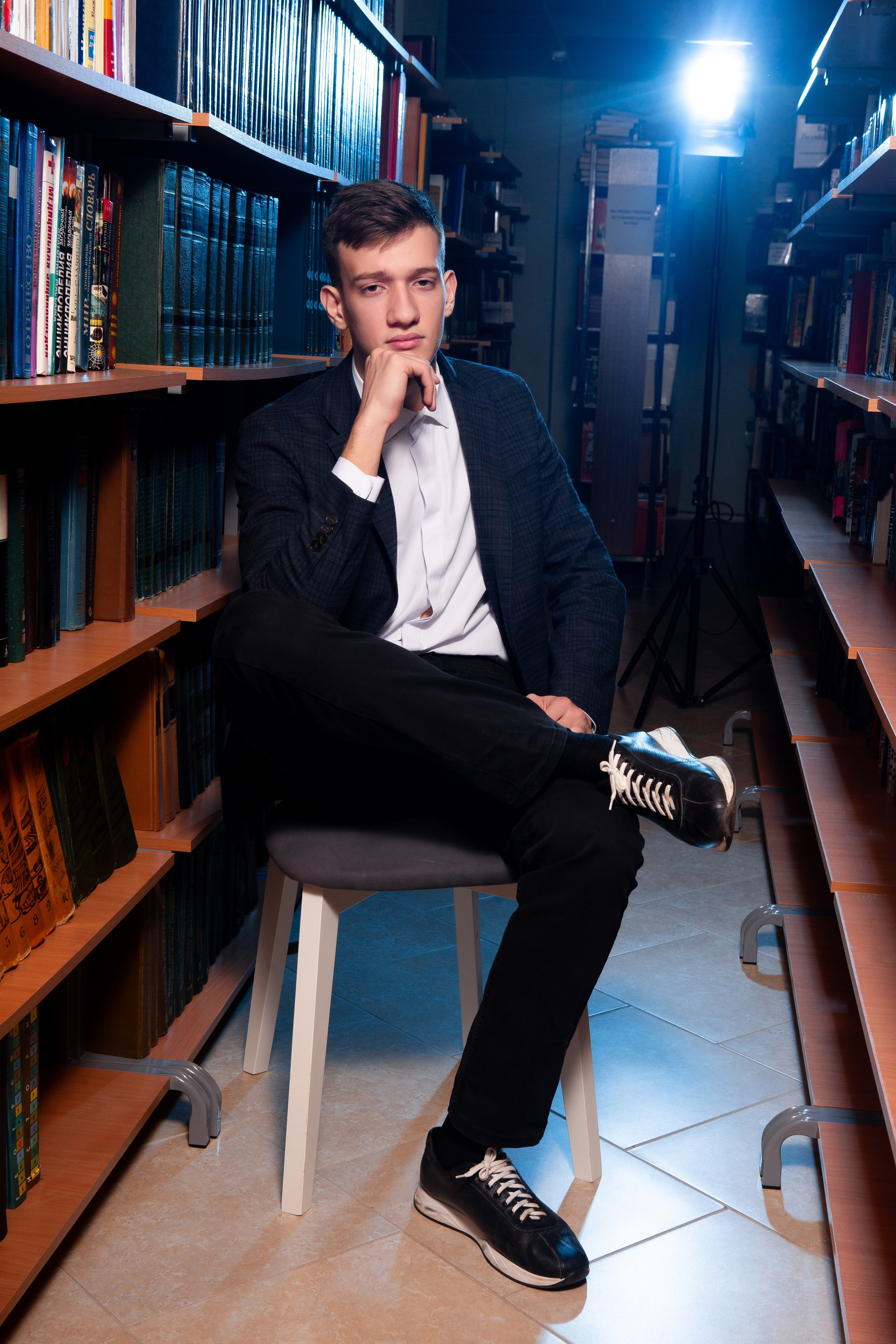 СЪЕМКА ПОРТРЕТОВ В БИБЛИОТЕКЕ ДЛЯ 11 КЛАССОВ-1. ТВОЙ АЛЬБОМ / ТВОИ ПРАВИЛА