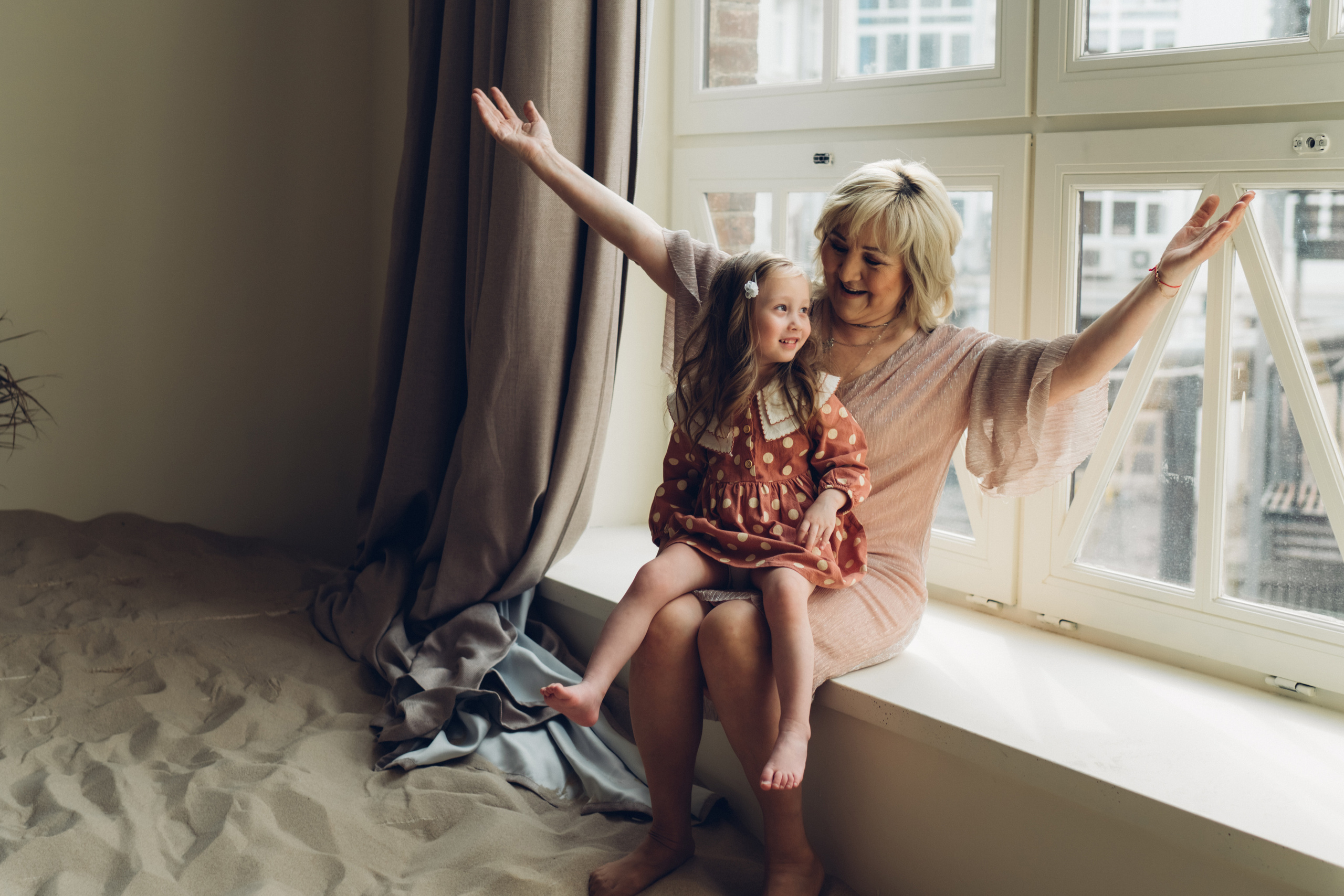 Семейные / детские истории. Студийная съемка детского дня рождения. Профессиональный детский и семейный фотограф в Москве Диля Грошева