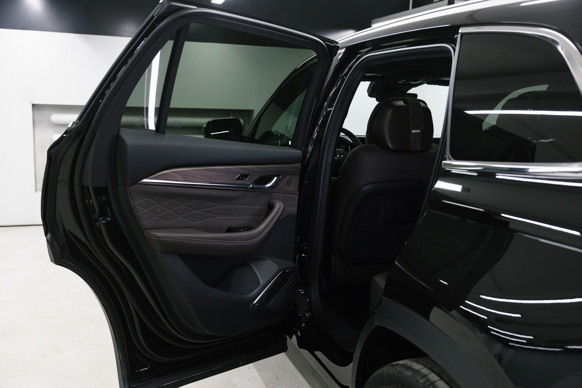 Geely Monjaro 2.0 4WD AT (238 л. с.). Автосалон «Х-Авто»