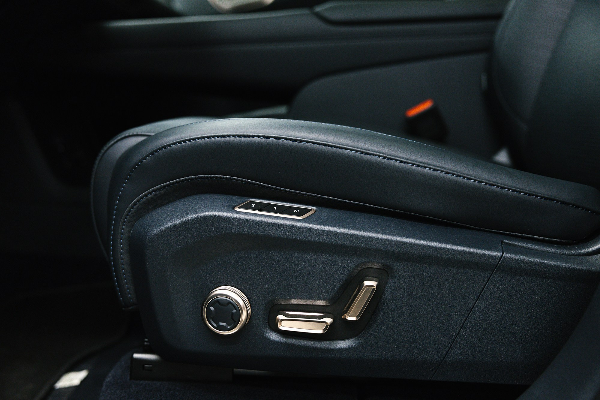 Lynk & Co 900 Ultra 2,0hyb 4WD AT (734 л. с.). Автосалон «Х-Авто»