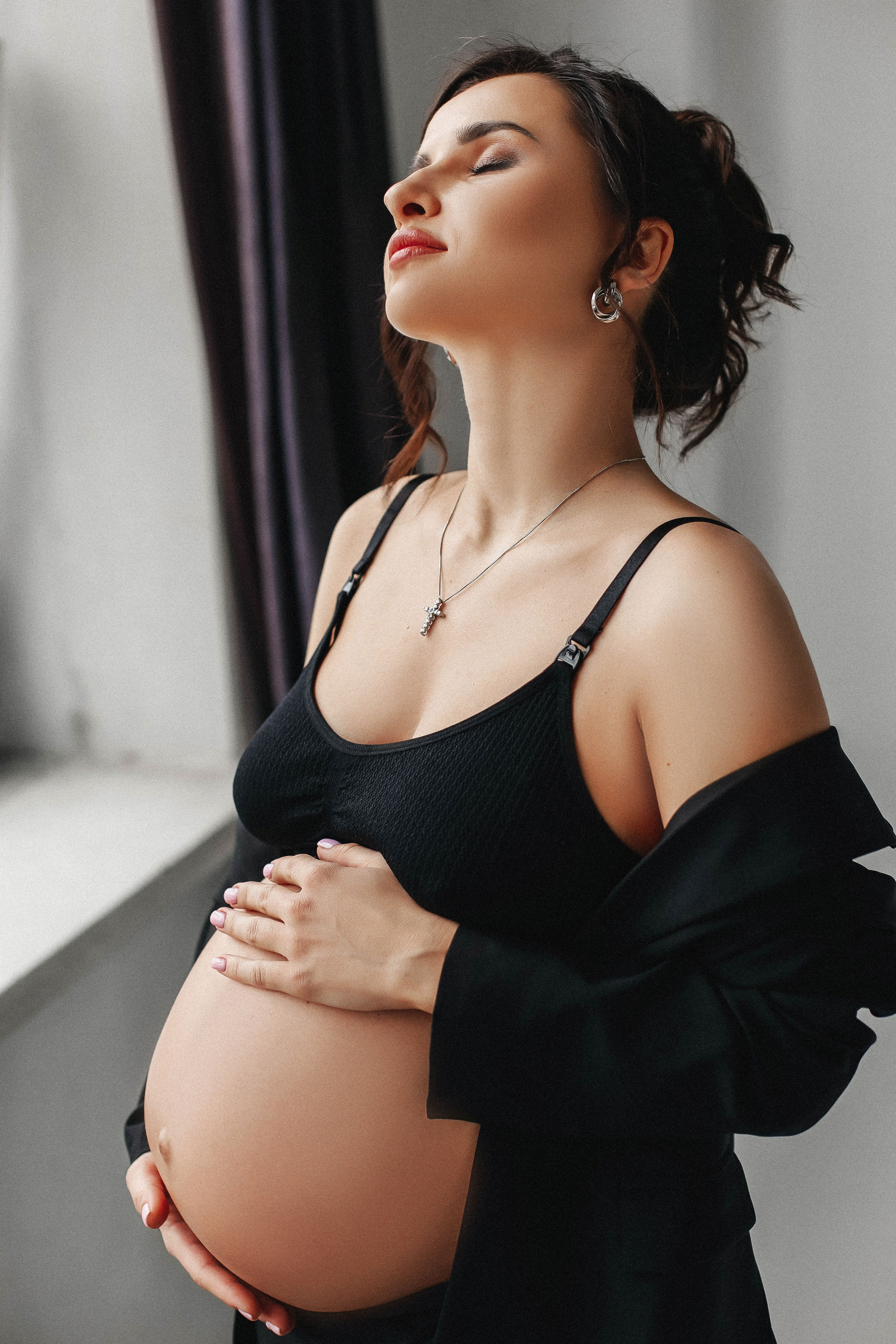 Фотосессия беременности в Москве в студии. Свадебный и семейный фотограф в Москве