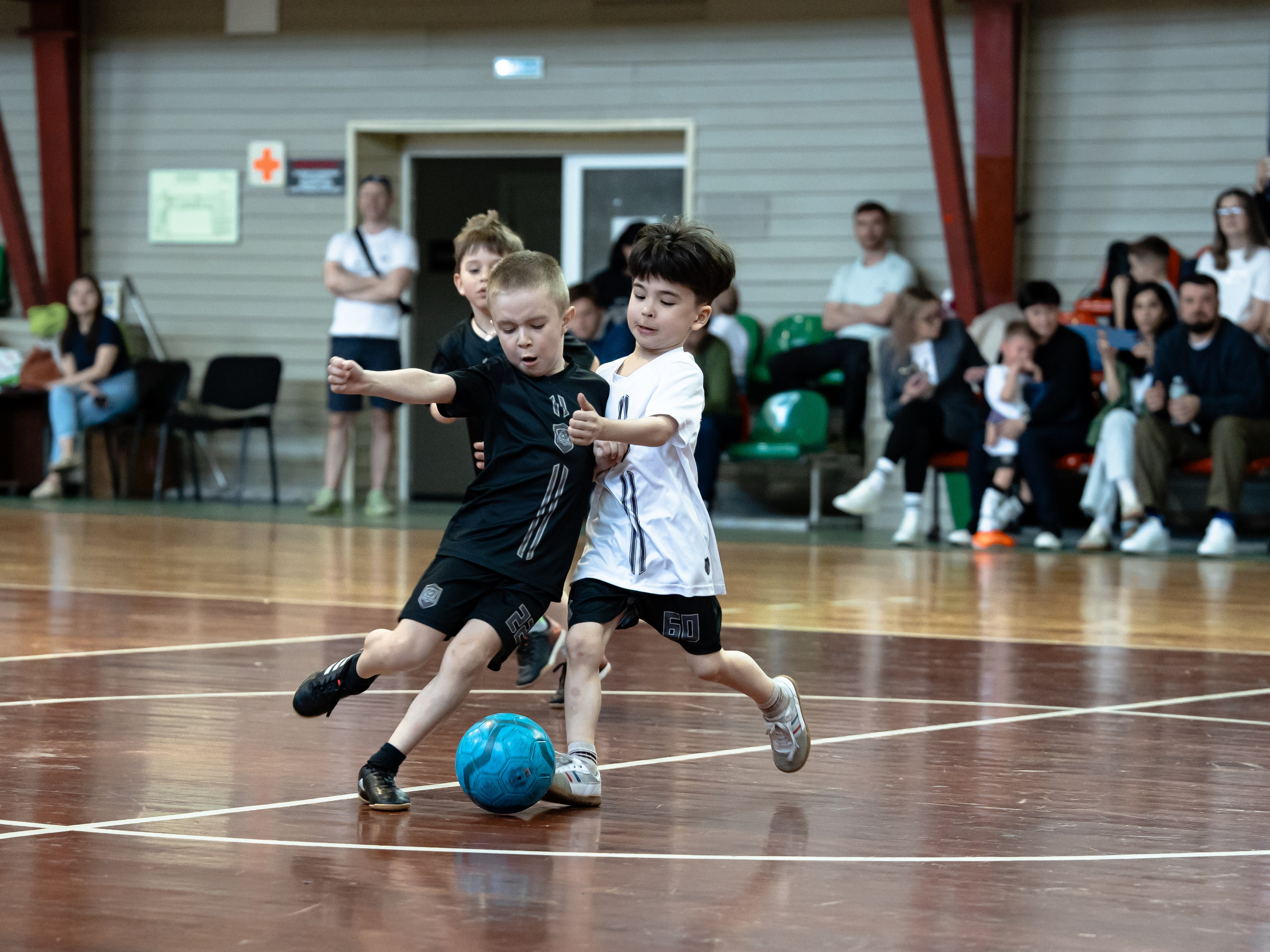 Тики-Така Противостояние 2025. Крамер Юлиана детский и семейный фотограф