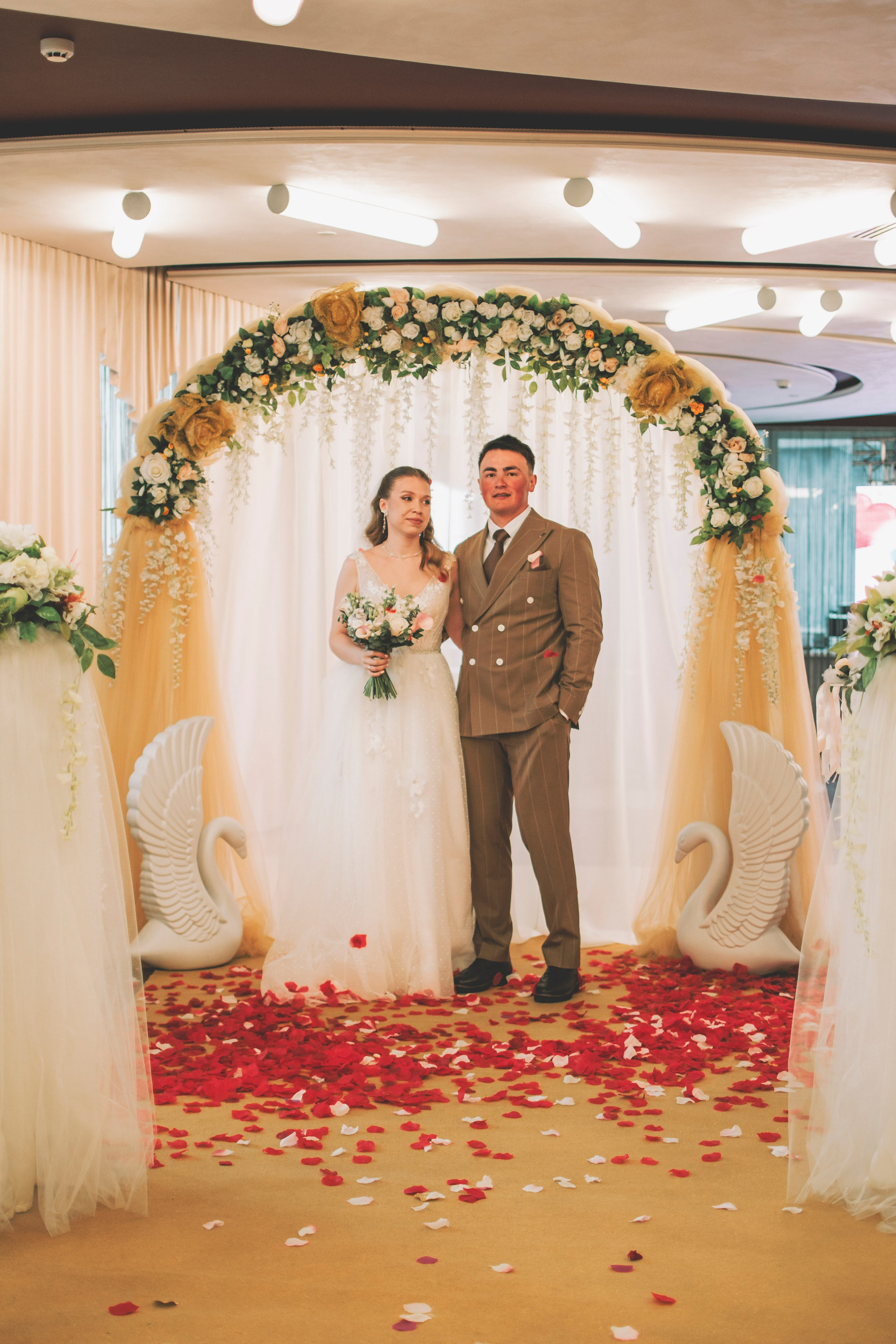 Альберт и Анастасия (Студийная фотосессия, роспись в ДК Нефтяник + фотосессия с гостями). Семейный и свадебный фотограф Губкинский и Ставрополь