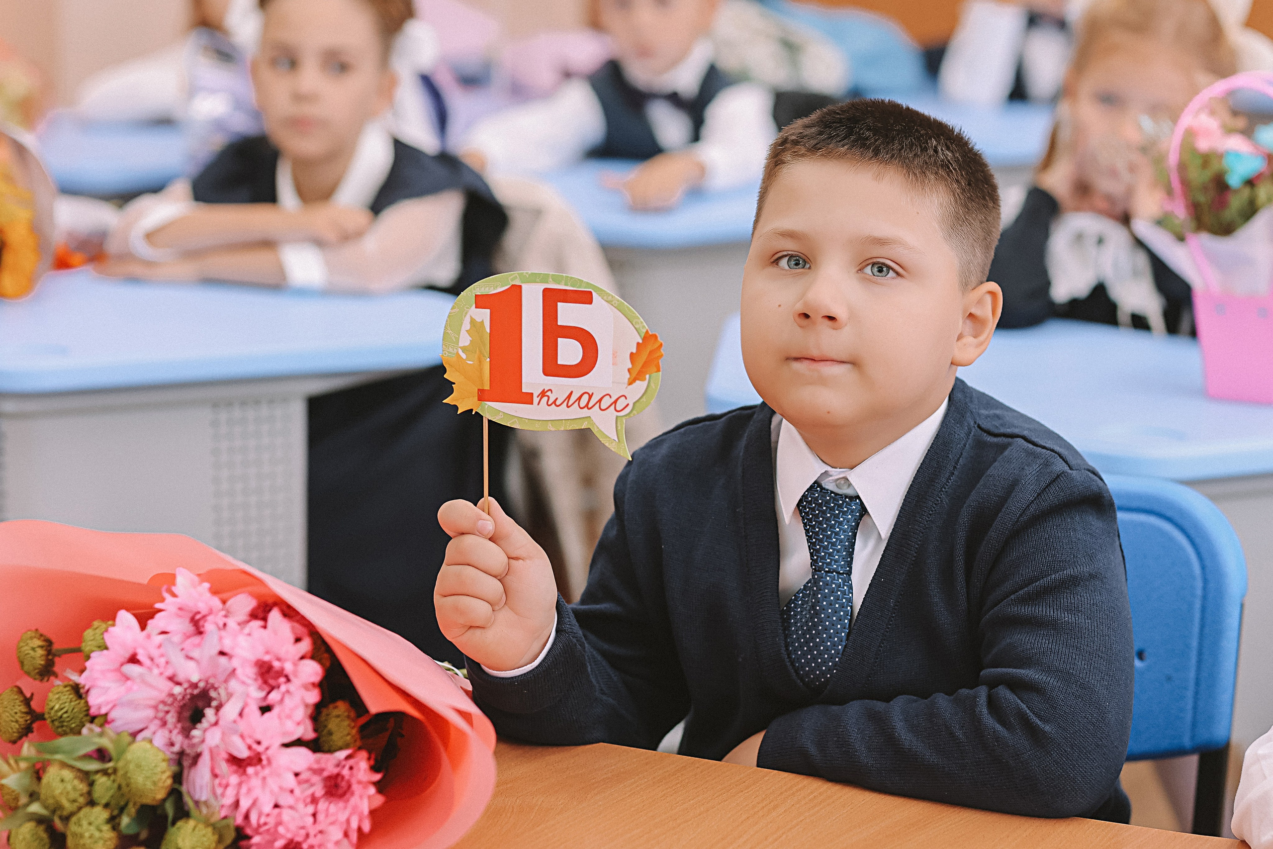 1 сентября линейка+кл час+портреты. Семейный фотограф Тюмень, фотограф на роды Салмина Мария