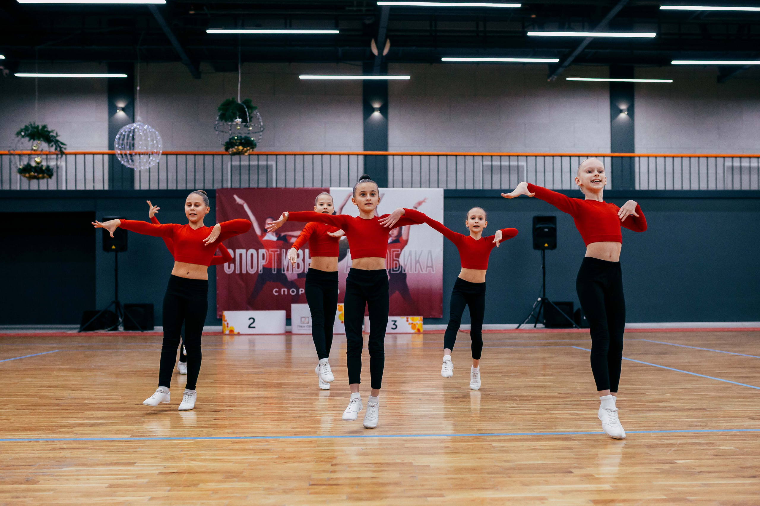 Соревнования по спортивной аэробике. Воронеж. Декабрь 2022. Спортивный фотограф Александр Васильев. RG и AGG