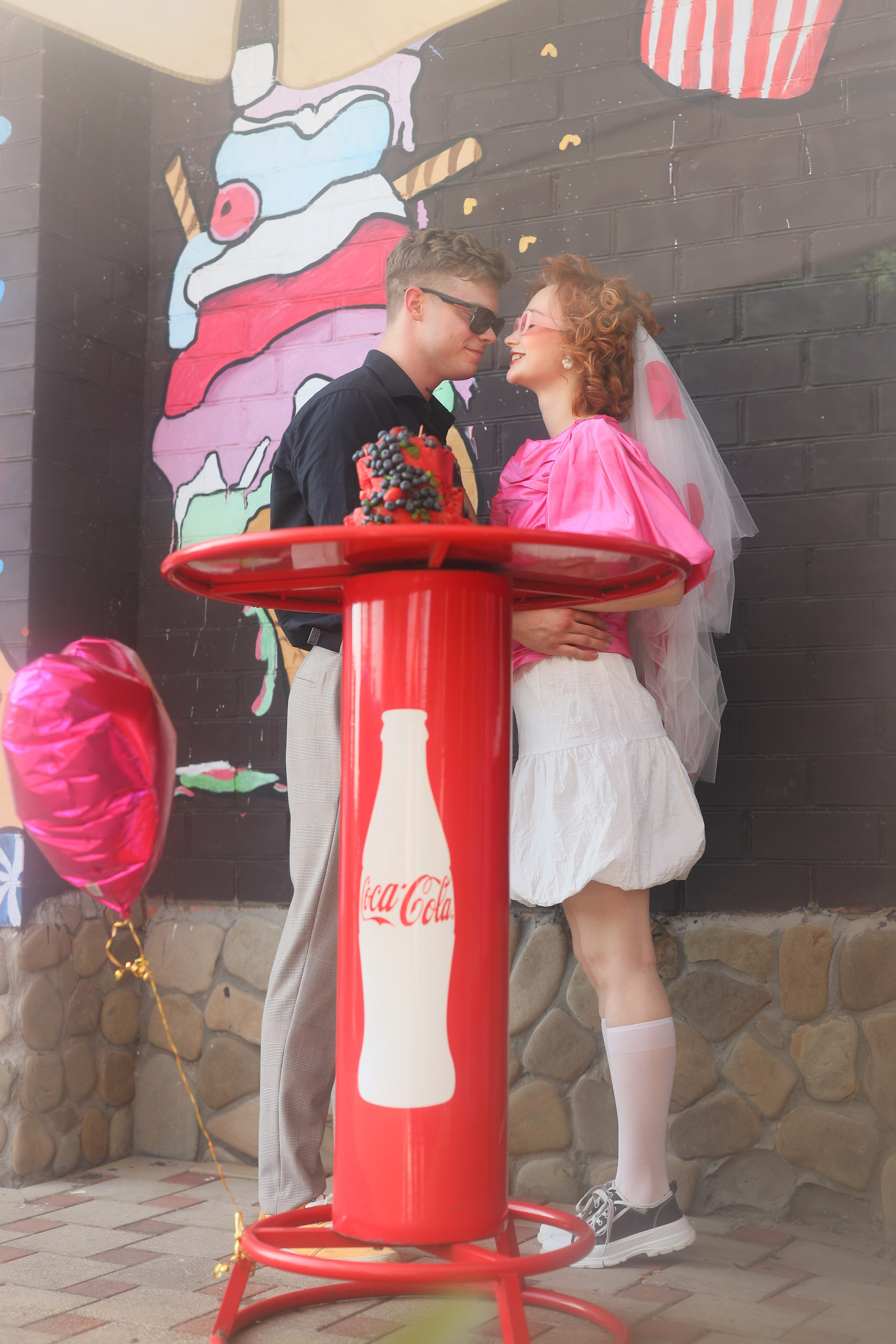 Свадебная фотосессия в парке аттракционов. Свадебный и семейный фотограф в Абхазии Жанна Соснина