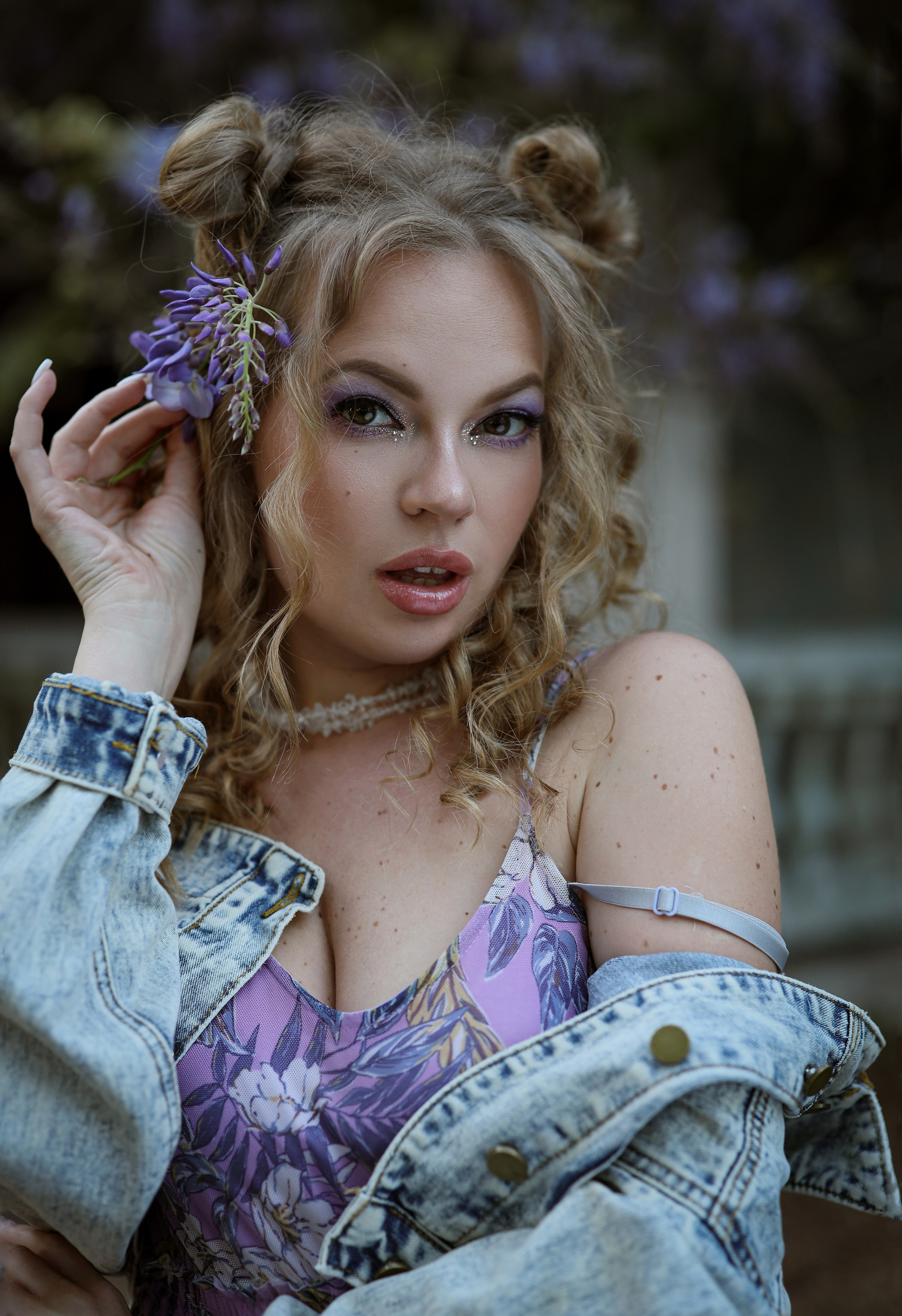 Фотосессия в глицинии для Юлии. Свадебный и семейный фотограф в Абхазии Жанна Соснина