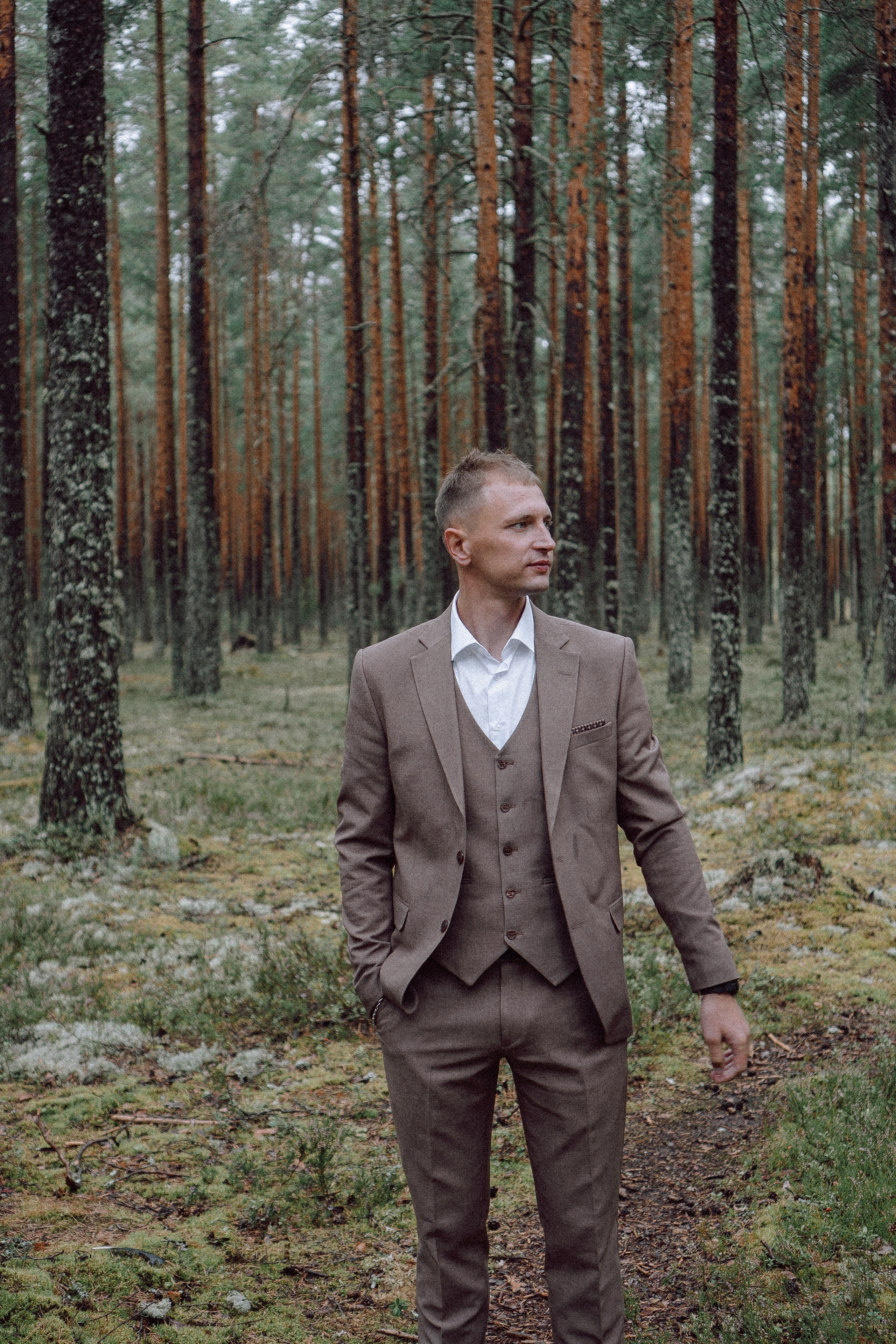 СВАДЕБНАЯ ФОТОСЕССИИЯ ПАРЫ В ГОРОДЕ ПРИОЗЕРСК В СОСНОВОМ ЛЕСУ И С ПИКАПОМ. Профессиональный фотограф, Санкт-Петербург — Виктория Богомолова