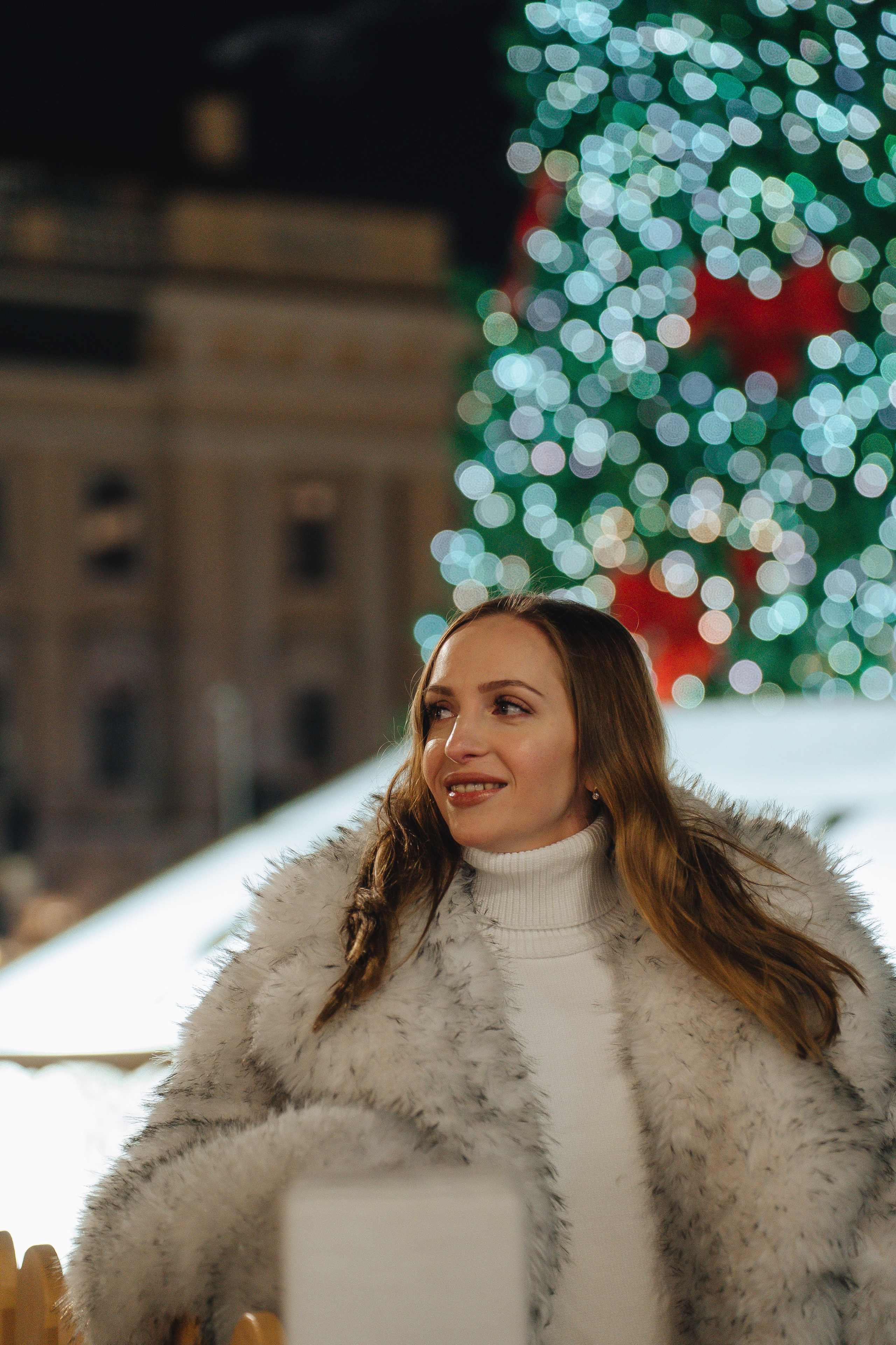 ПРОГУЛКА НА МАНЕЖНОЙ ПЛОЩАДИ ДЛЯ ДЕВУШКИ ПЕРЕД НОВЫМ ГОДОМ (НОВОГОДНЯЯ ФОТОСЕССИИЯ НА МАНЕЖНОЙ ПЛОЩАДИ). Профессиональный фотограф, Санкт-Петербург — Виктория Богомолова
