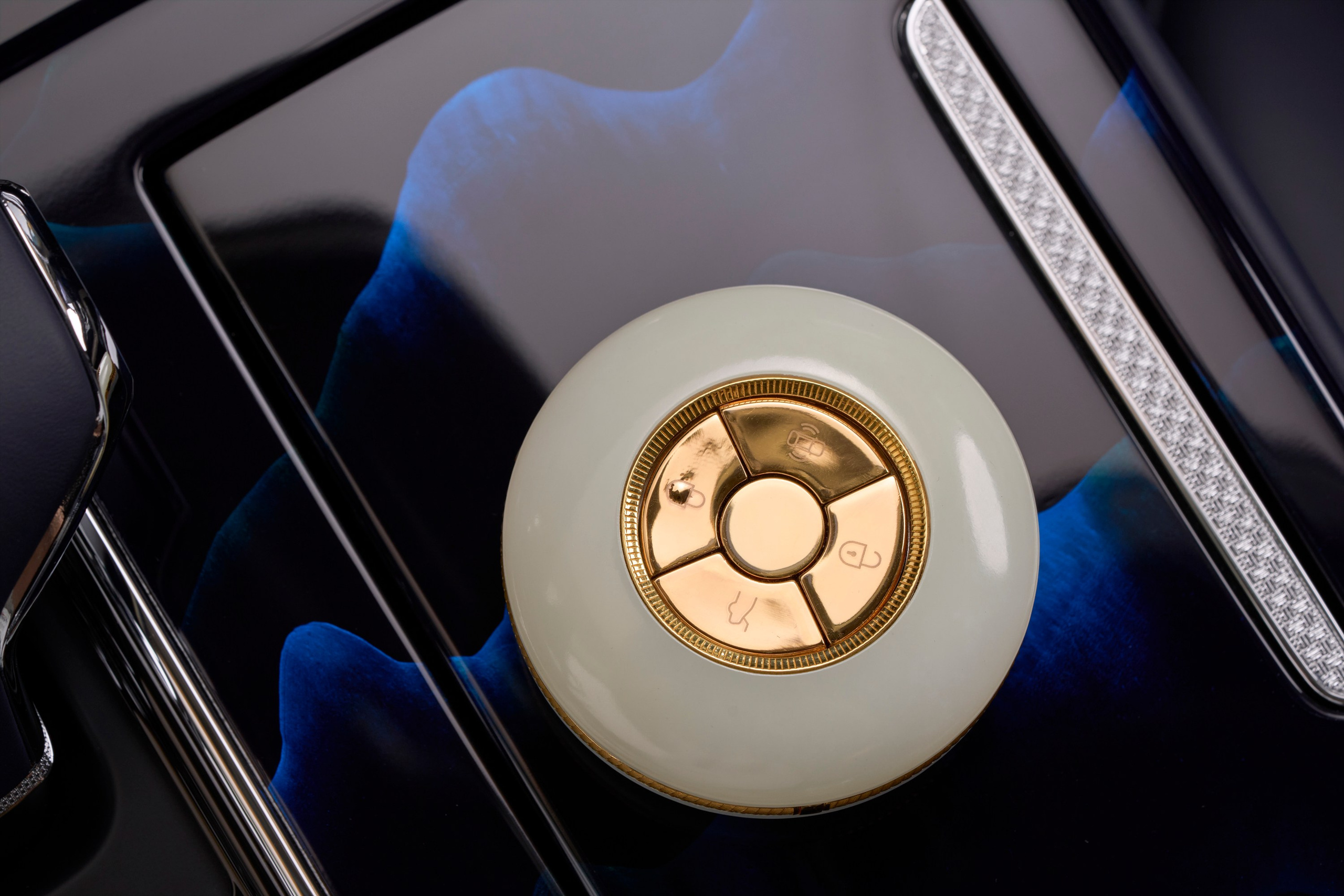 Hongqi Golden Sunflower. Creative photographer Denis Klero