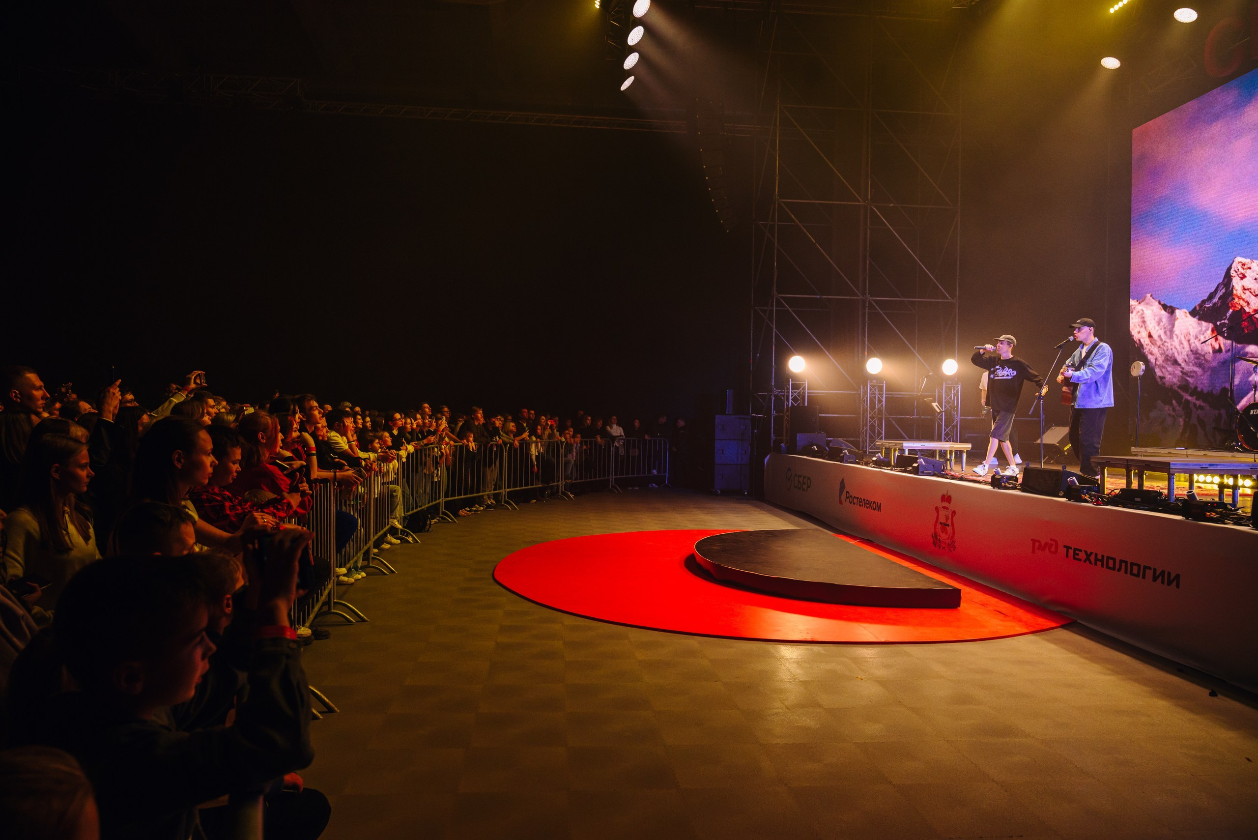 Свой код. Dmitry Gagarin Photographer