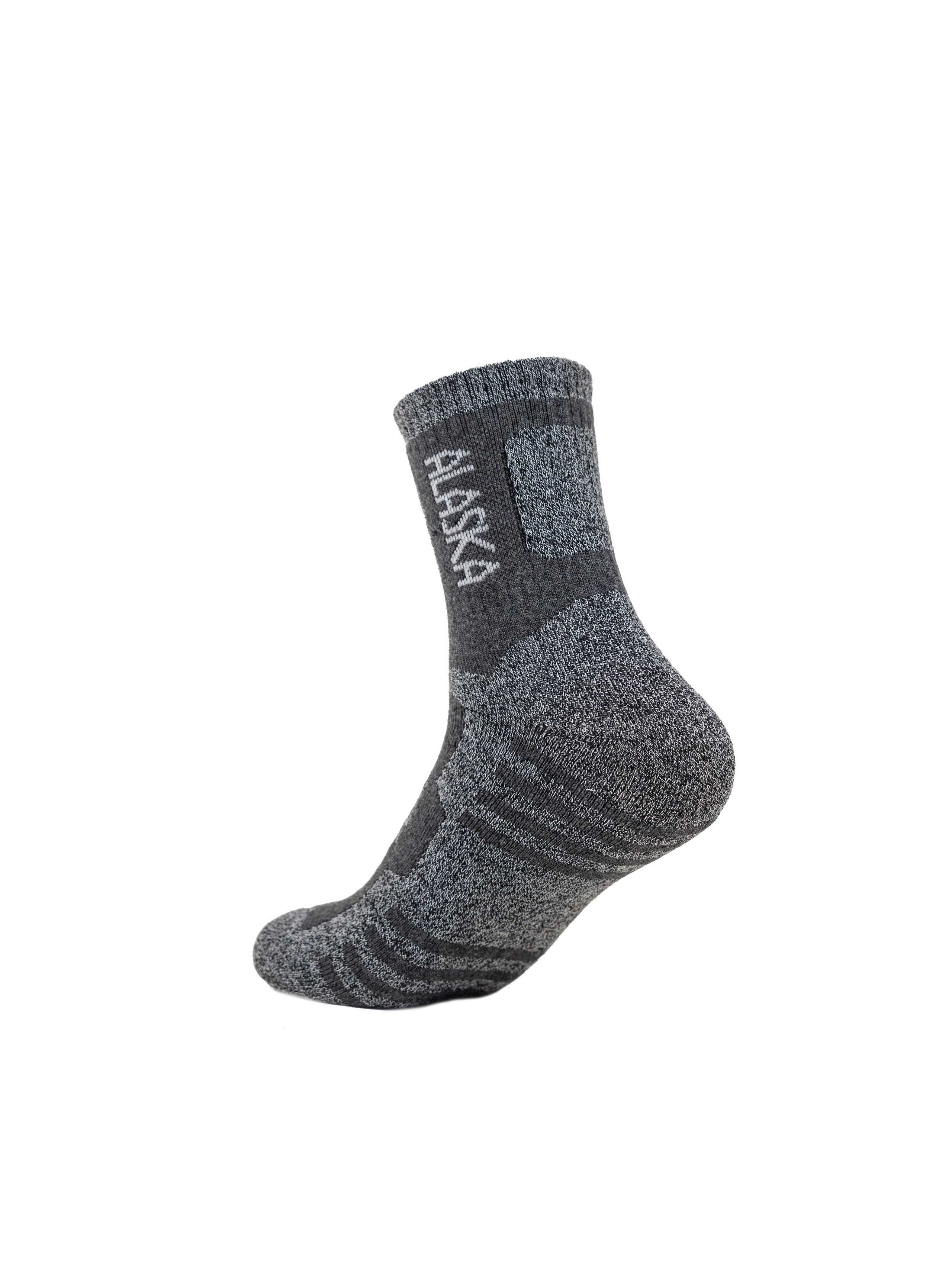 Носки Аляска мужские и женские, модельная съемка, съемка для онлайн магазинов. Олейник Денис — предметный фотограф, фотограф для маркетплейсов в Казани