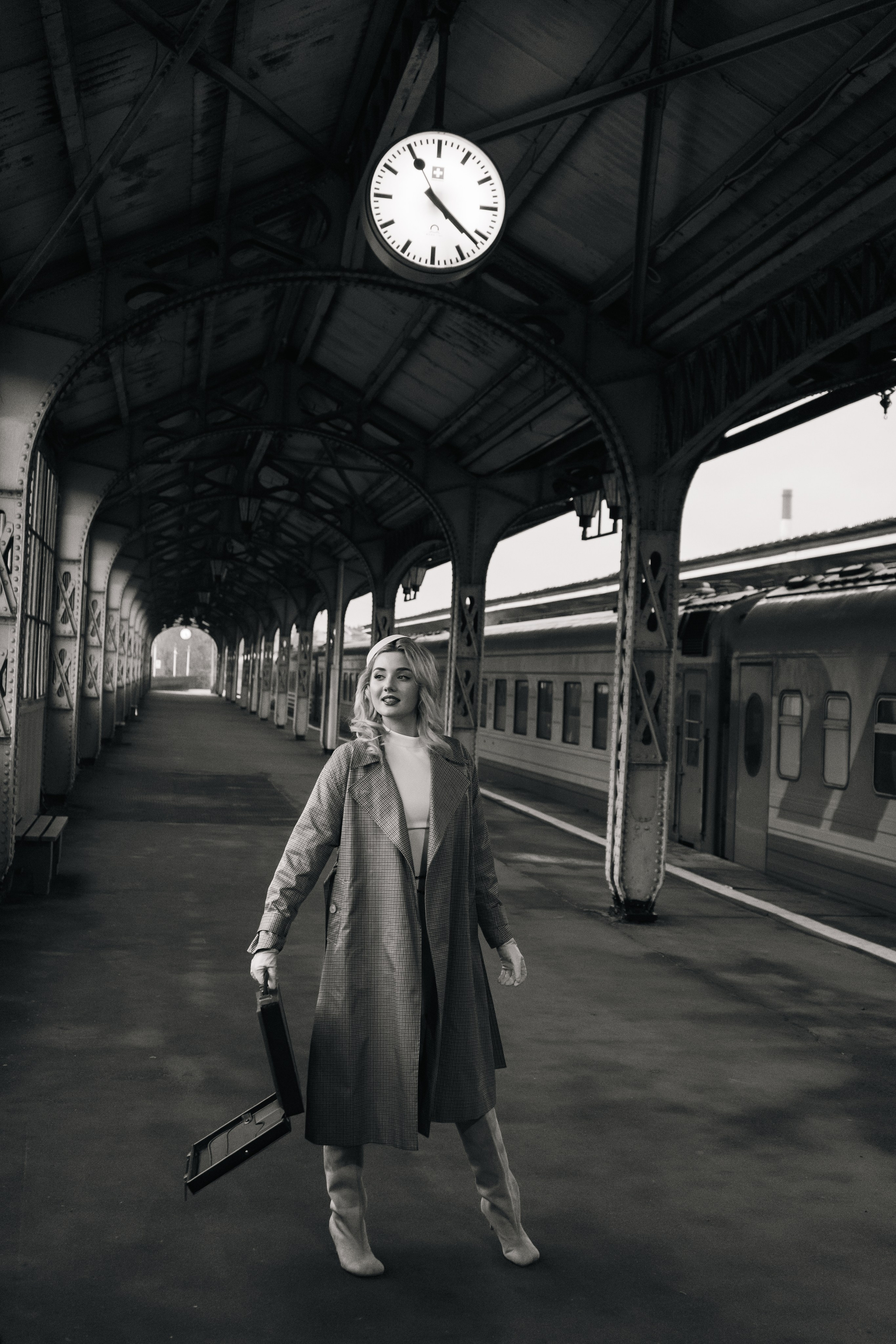 Женский портрет. Витебский вокзал. Фотограф в Санкт-Петербурге Дарья Фелингер