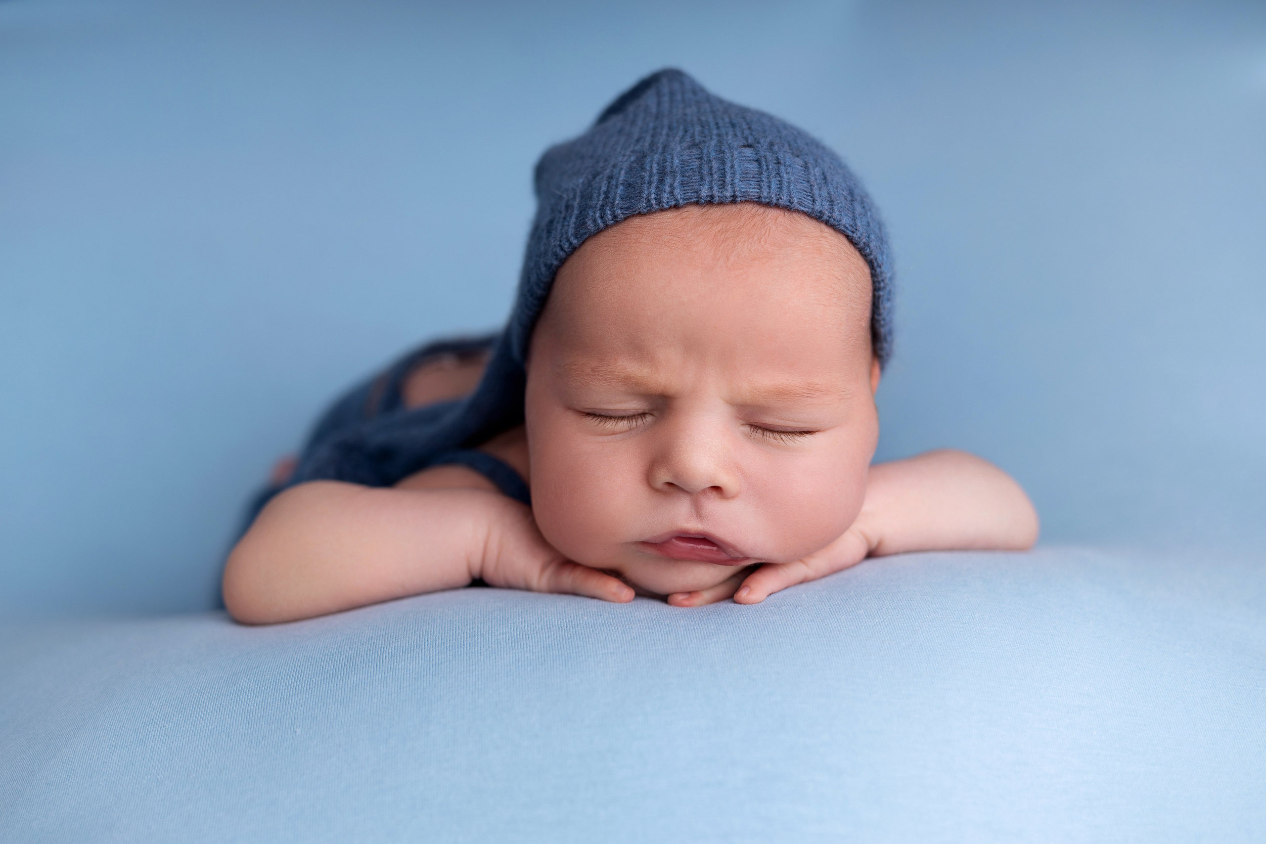 Классическая фотосессия малыша. Фотограф новорожденных малышей в Омске и Омской области Эльвира Камаева