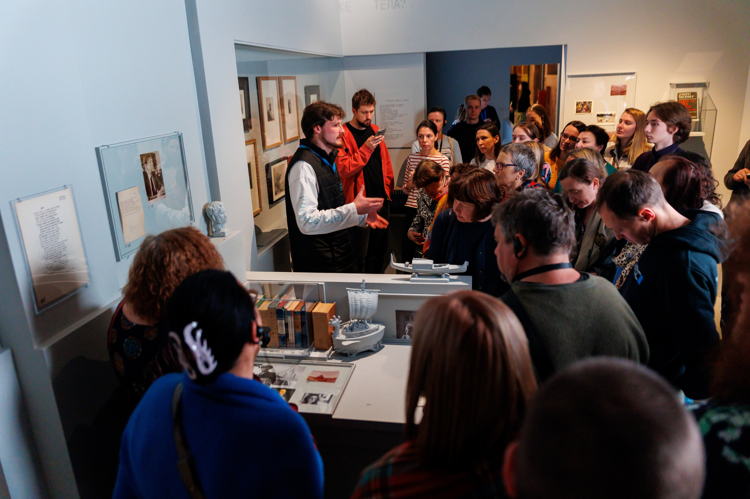 Мероприятия посвященные открытию выставки Иосиф Бродский — Место не хуже любого. Фотограф Иван Недорез