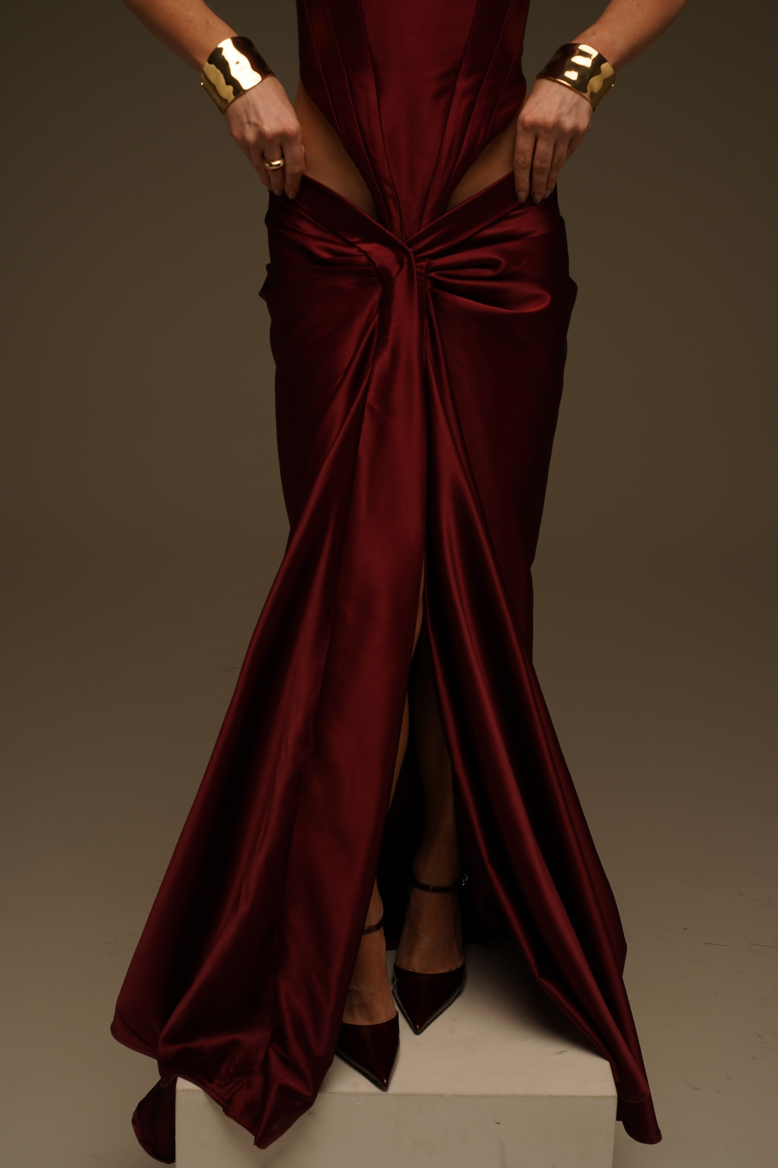 ЖЕНСКИЙ ПОРТРЕТ. Главная