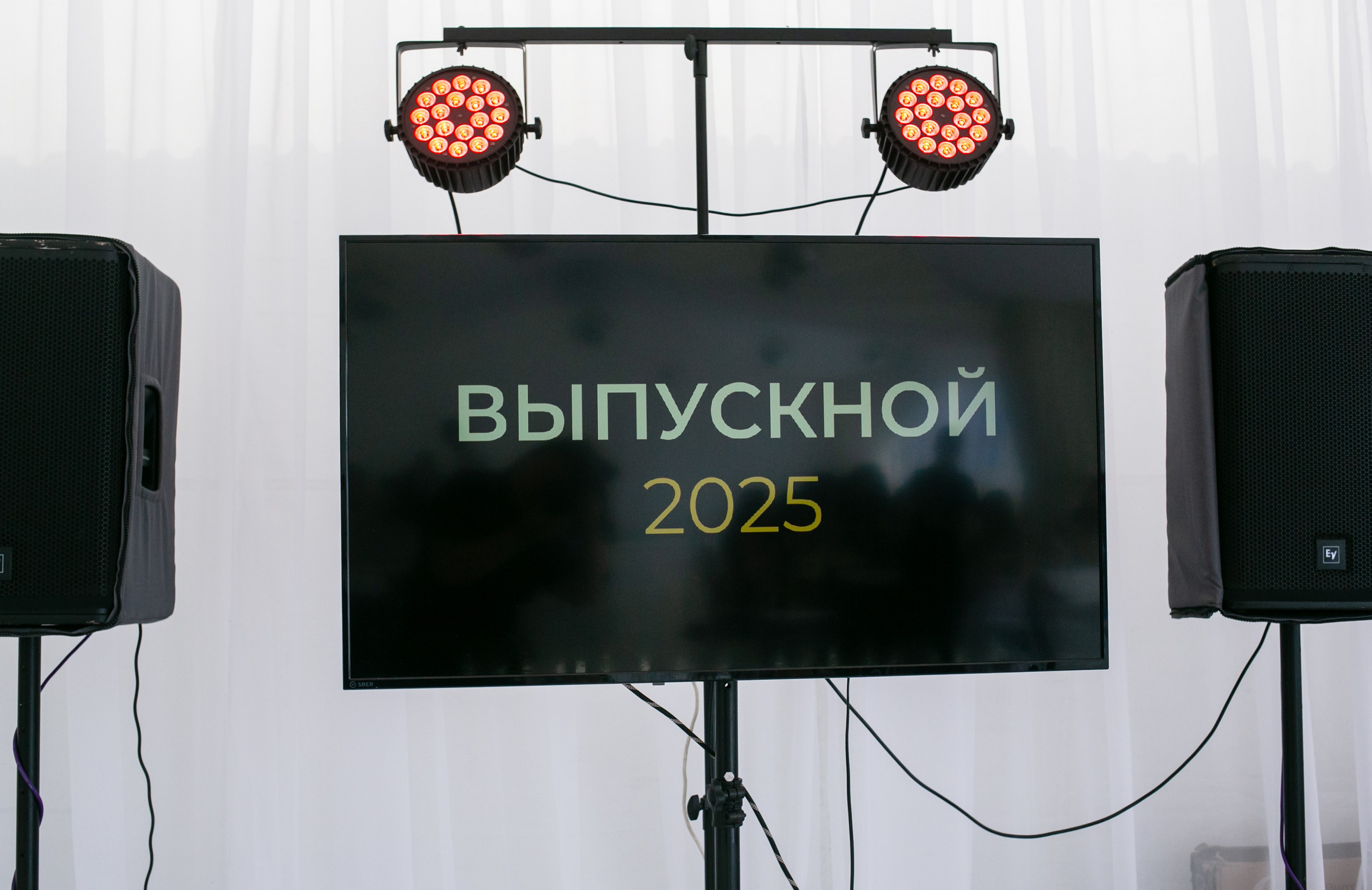 Выпускные и Утренники. Фотограф новорожденных и семейный фотограф НСО г. Бердск Марина Львова