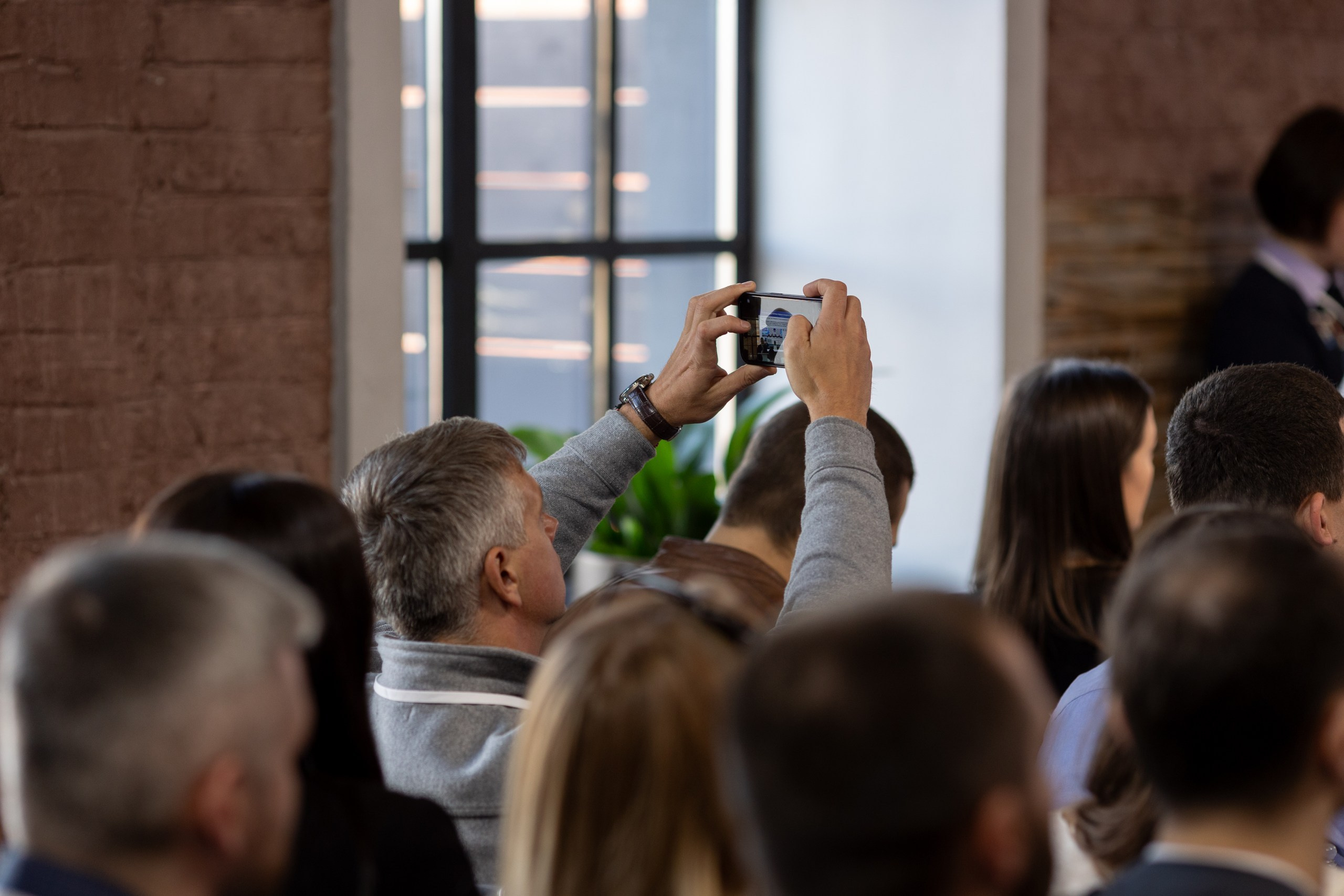 Hi-Tech Building 2025. Свадебный и семейный фотограф