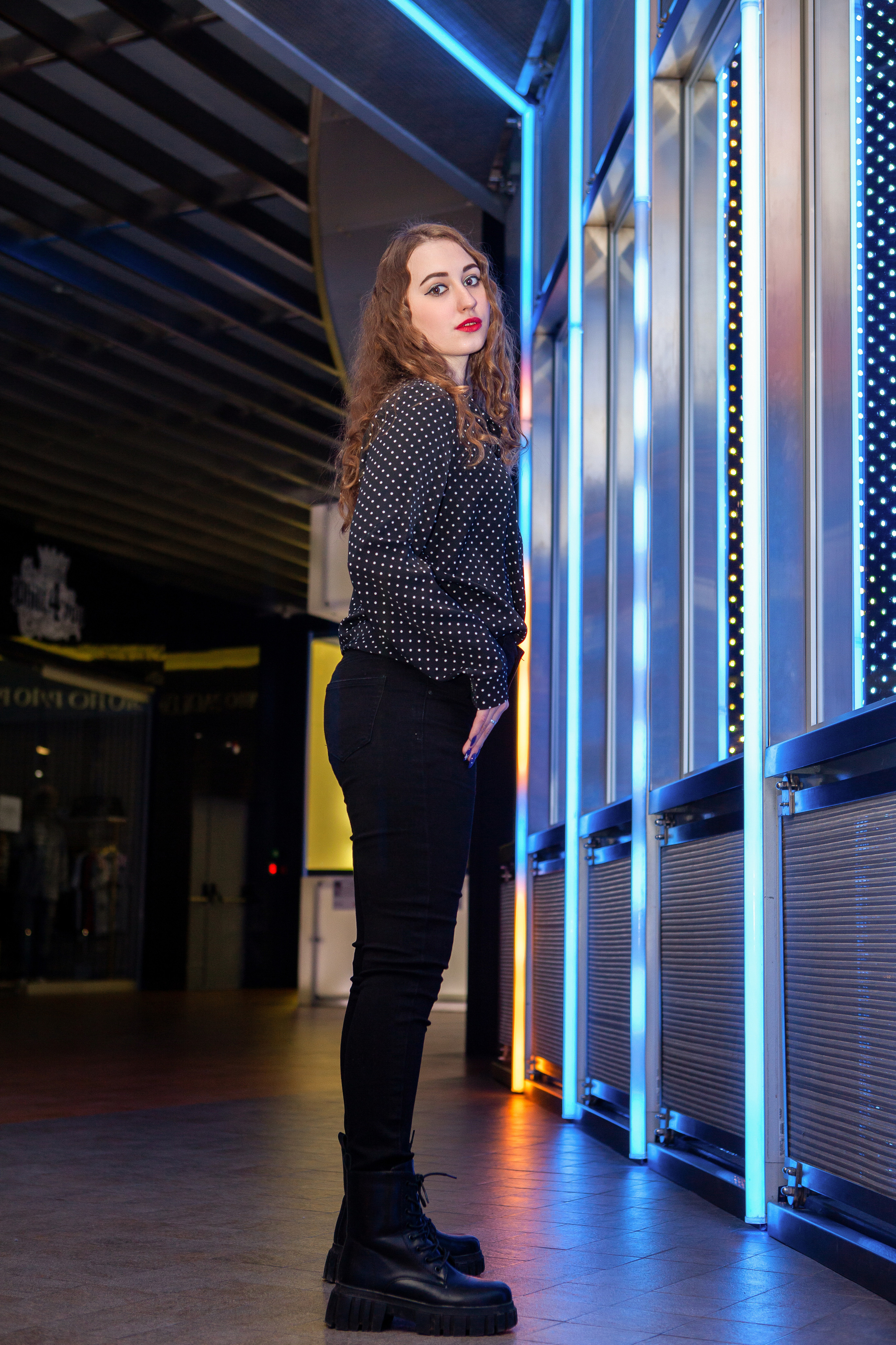 Наташа. Фотосессия в ТЦ Вегас. Репортажный, семейный, свадебный, портретный фотограф