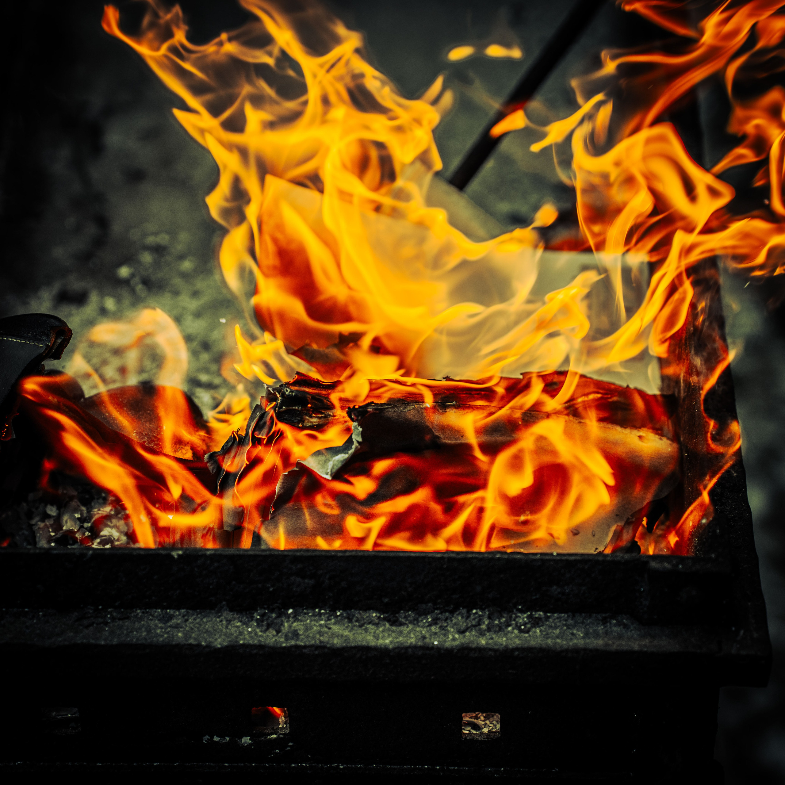 Burn, burn brighter. Polypolarphotography