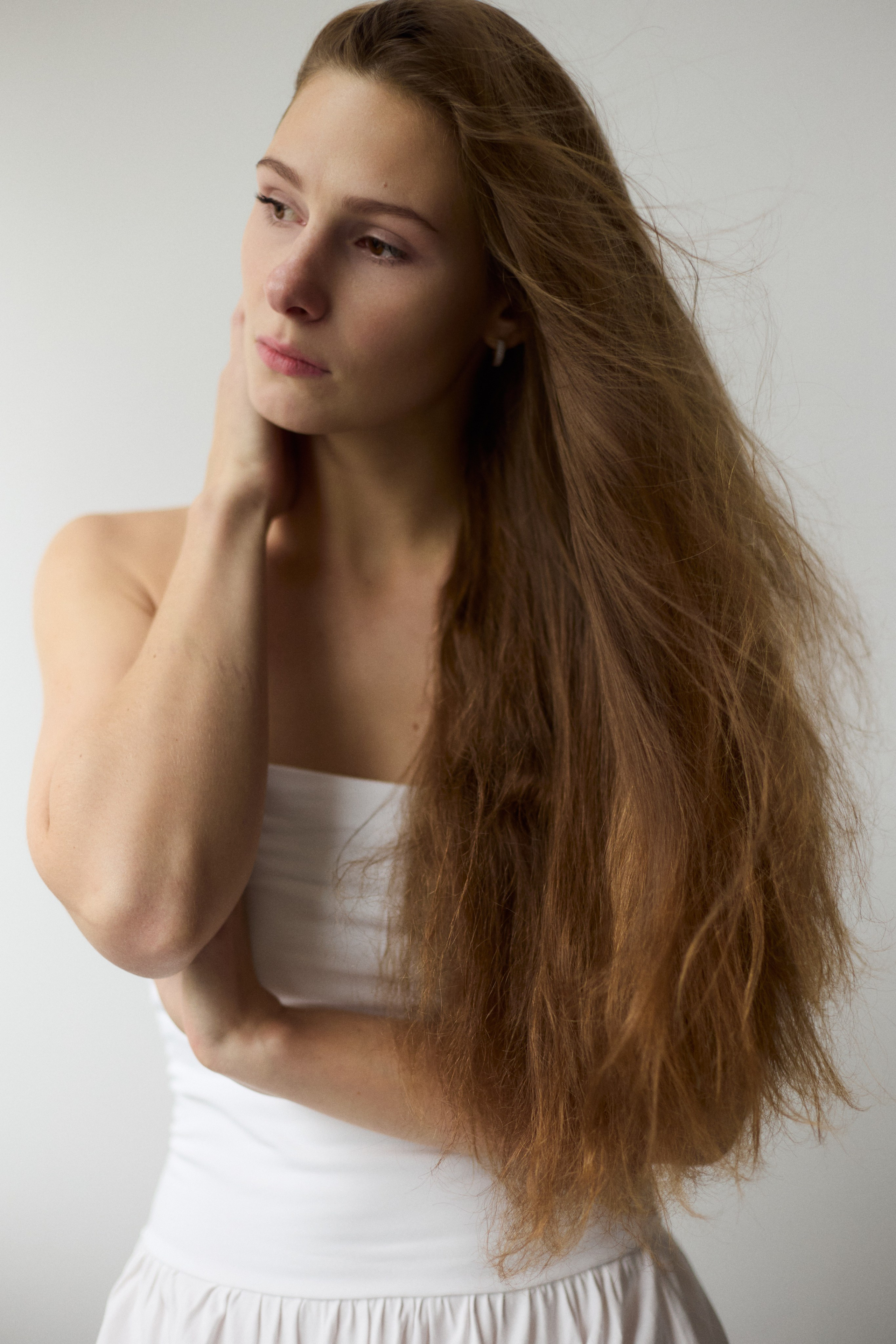 актерское портфолио для молодой девушки в студии, портретная фотосессия