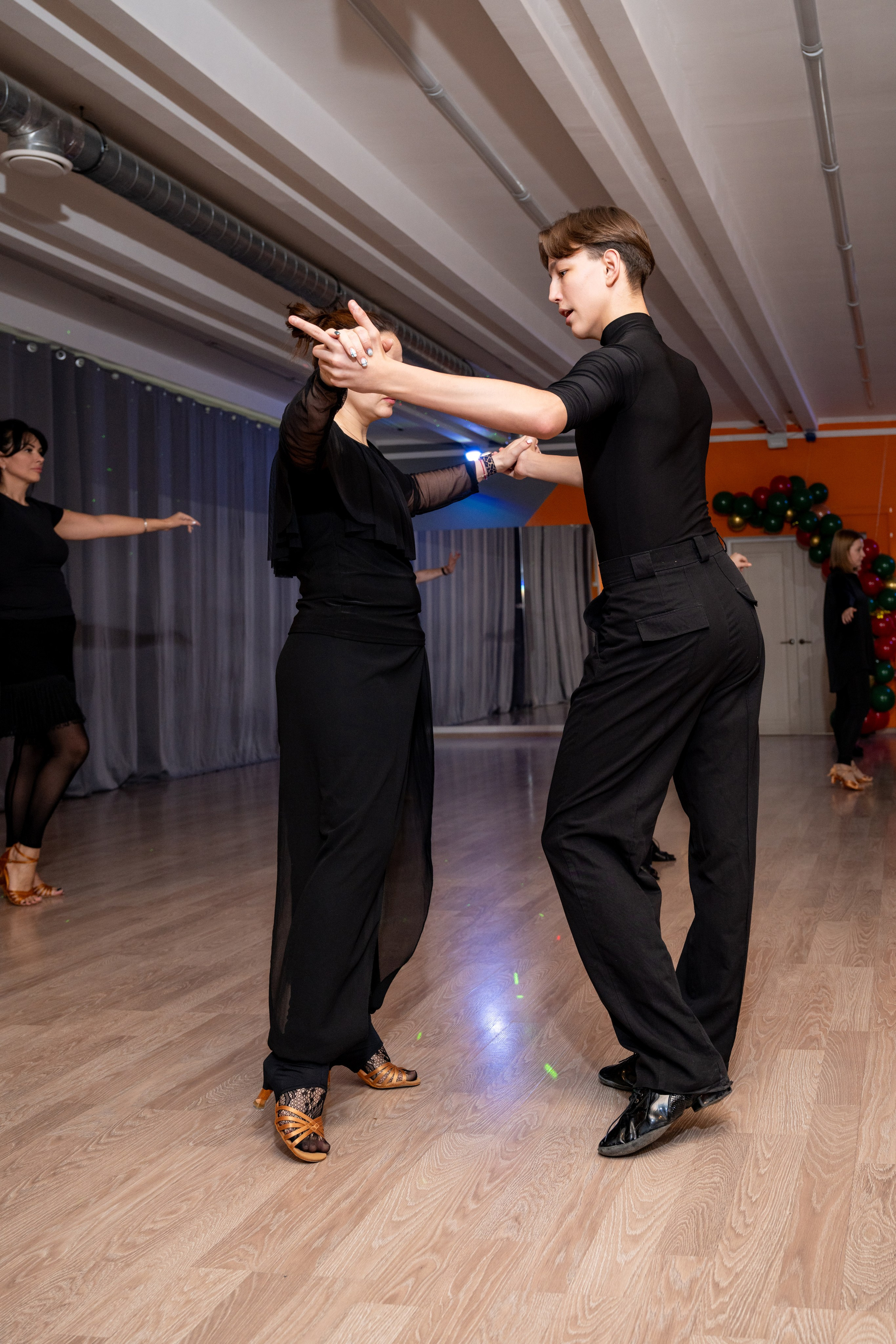 Взрослая группа латины. КонТакт — спортивные бальные танцы в Москве