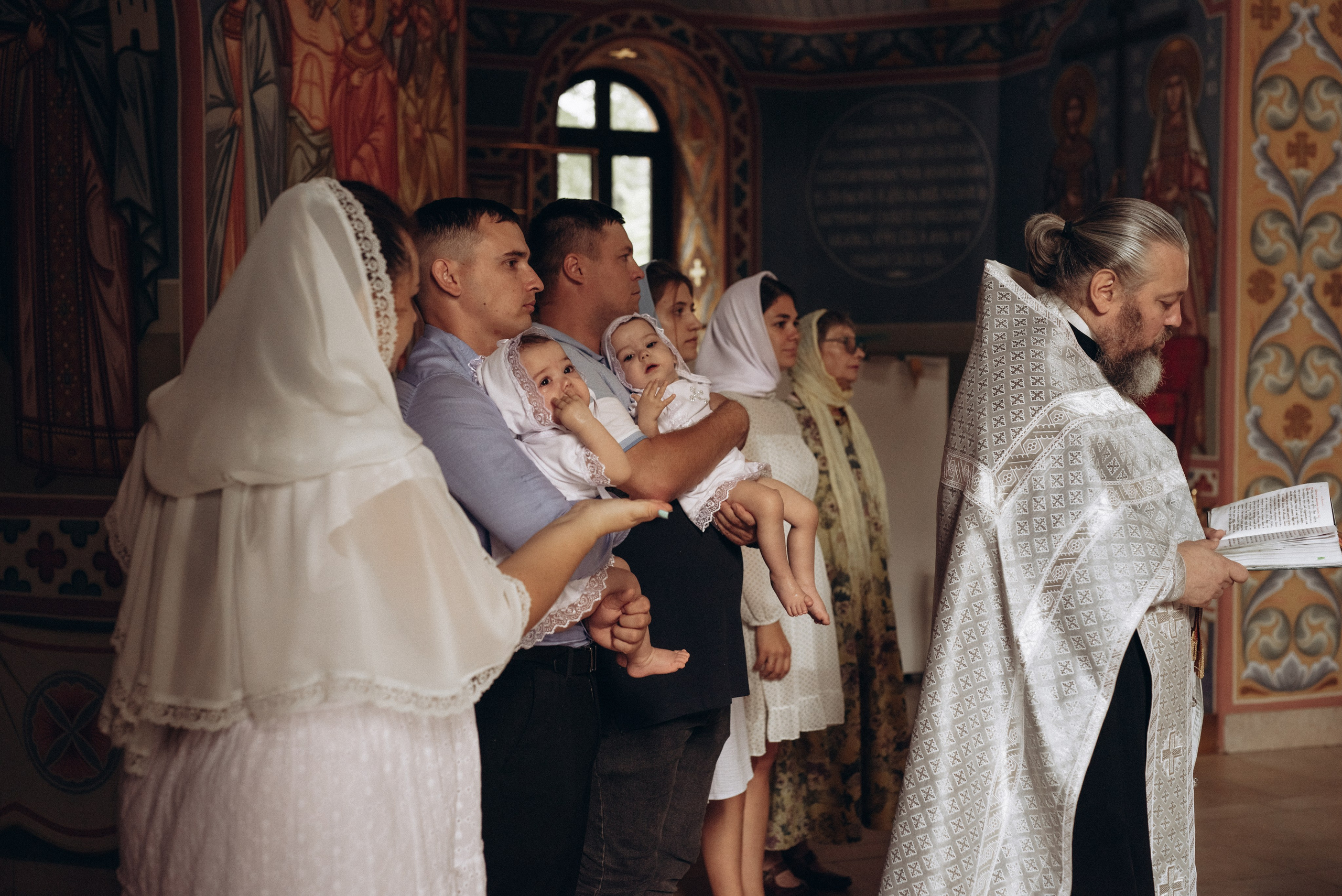 Крещение Ксении и Елизаветы. Фотограф новорождённых и семейный фотограф в Иваново Любовь Капранова