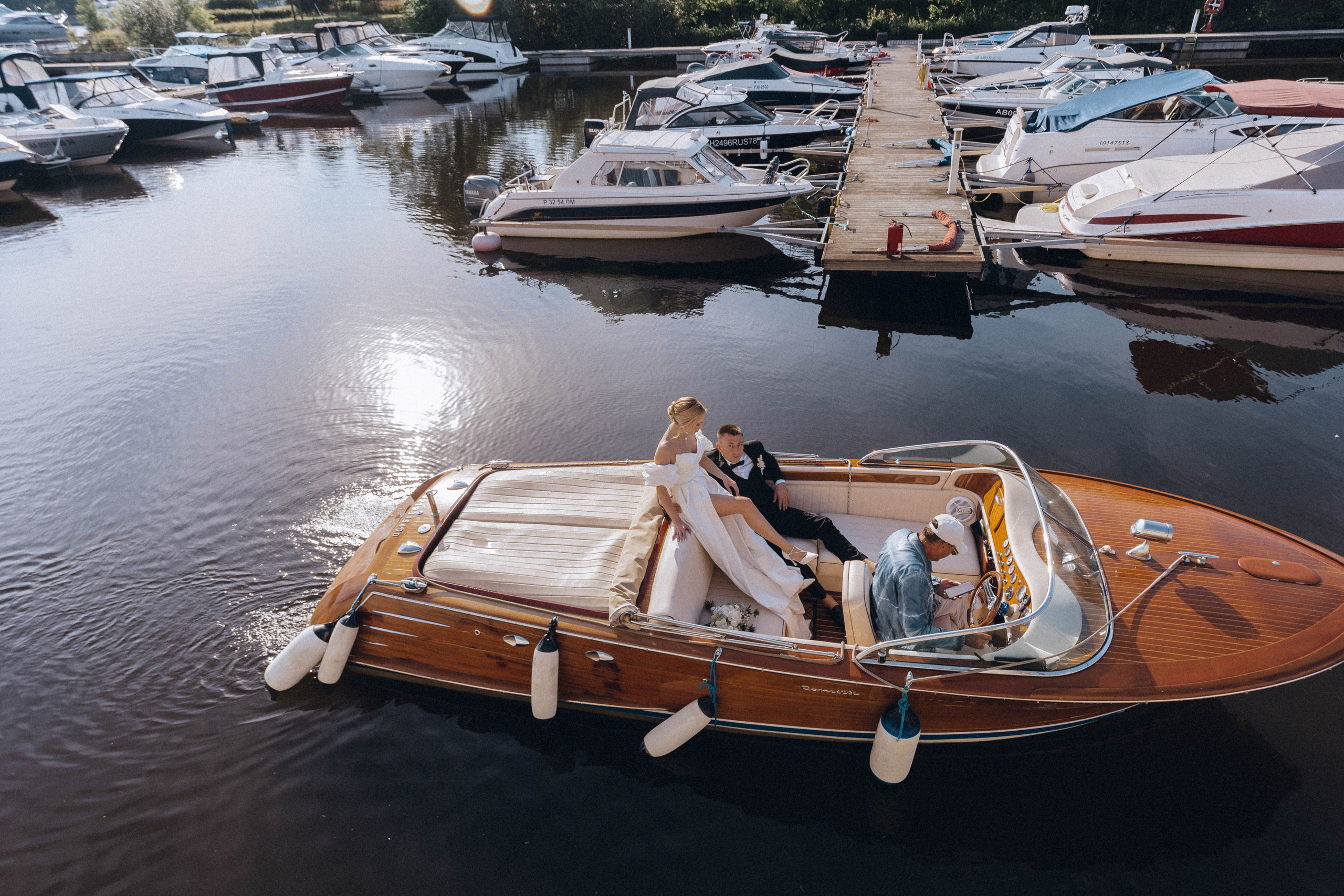 СВАДЕНБНАЯ СЬЕМКА НА КАТЕРЕ ПО КАНАЛАМ САНКТ-ПЕТЕРБУРГА И В АКВАТОРИИ НЕВЫ. Профессиональный фотограф, Санкт-Петербург — Виктория Богомолова